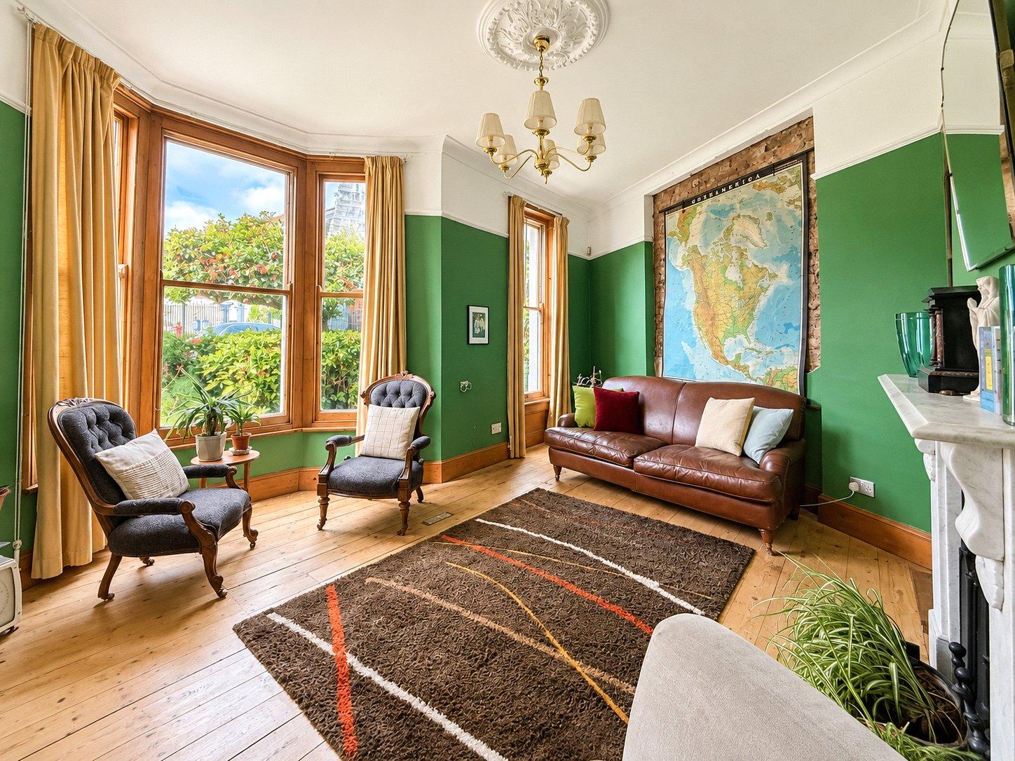 3 bedroom house for sale in London | Robinson Jackson