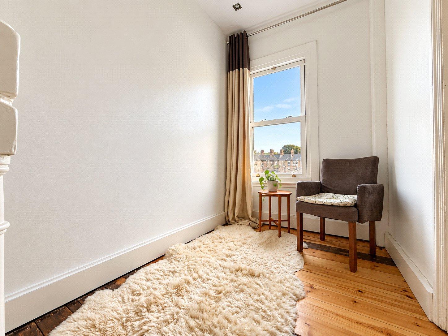 3 bedroom house for sale in London | Robinson Jackson