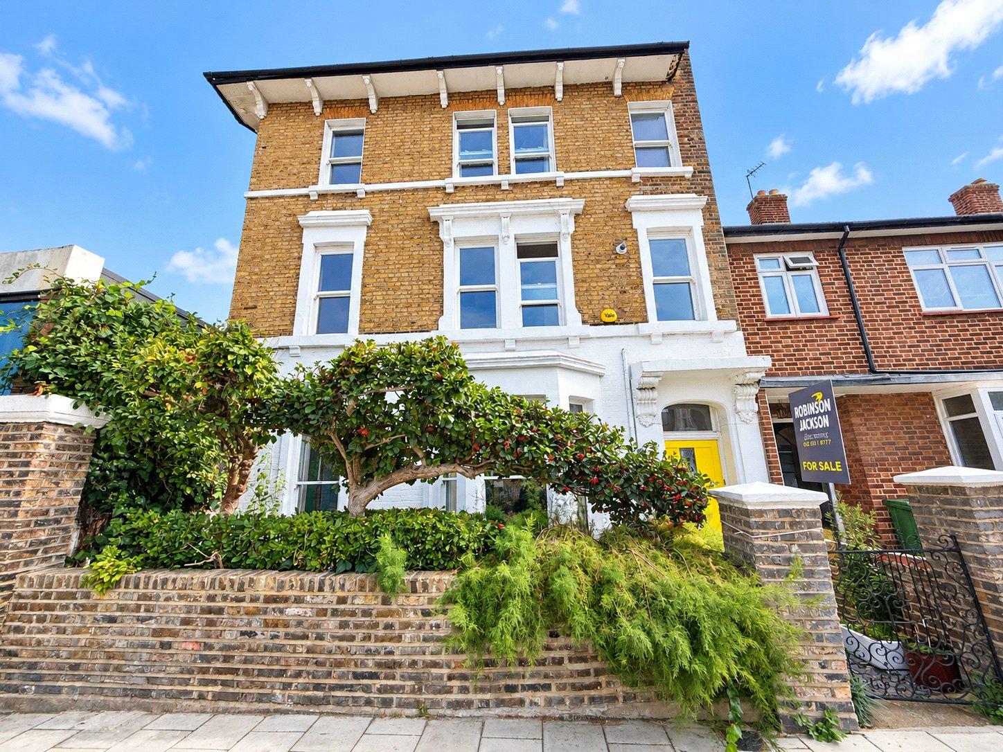 3 bedroom house for sale in London | Robinson Jackson