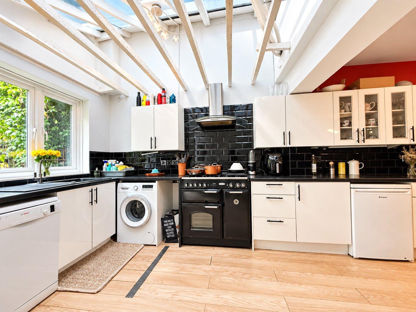 3 bedroom house for sale in London | Robinson Jackson