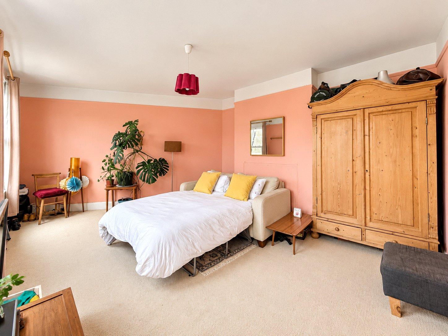 3 bedroom house for sale in London | Robinson Jackson