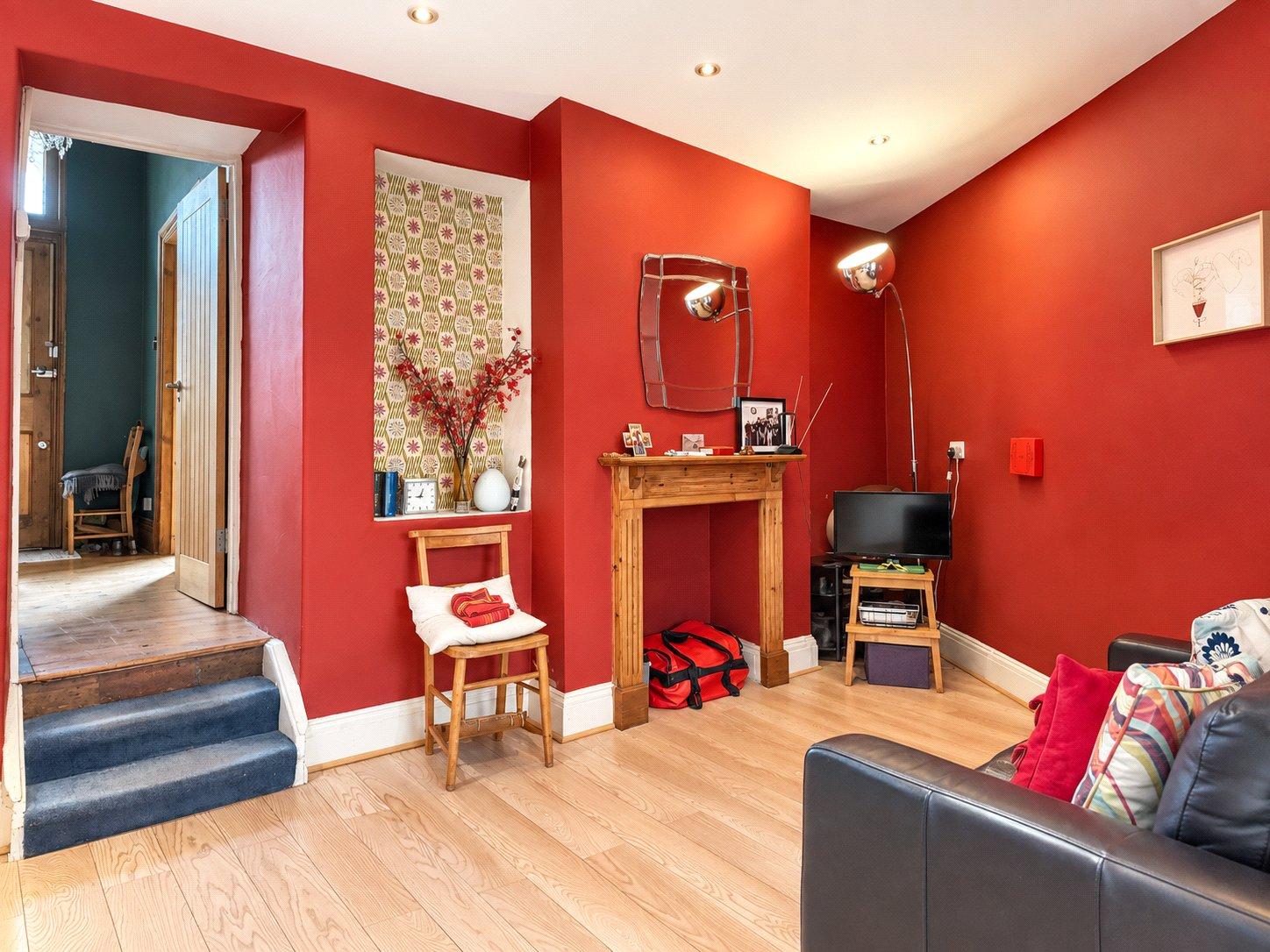 3 bedroom house for sale in London | Robinson Jackson