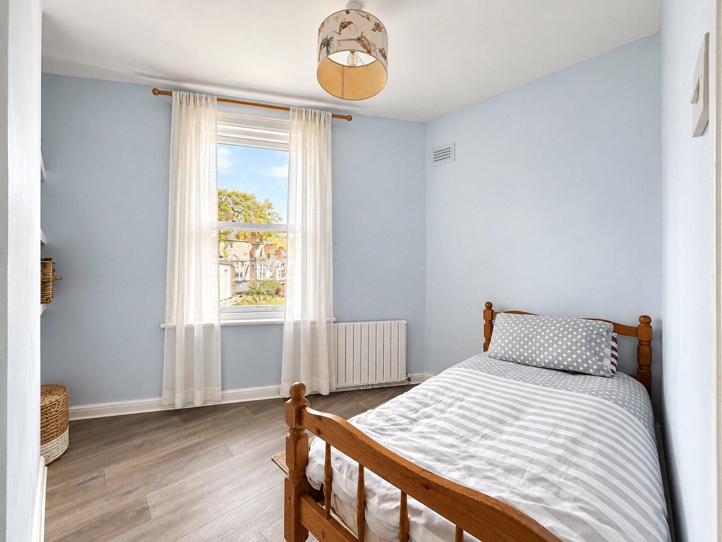 3 bedroom house for sale in London | Robinson Jackson