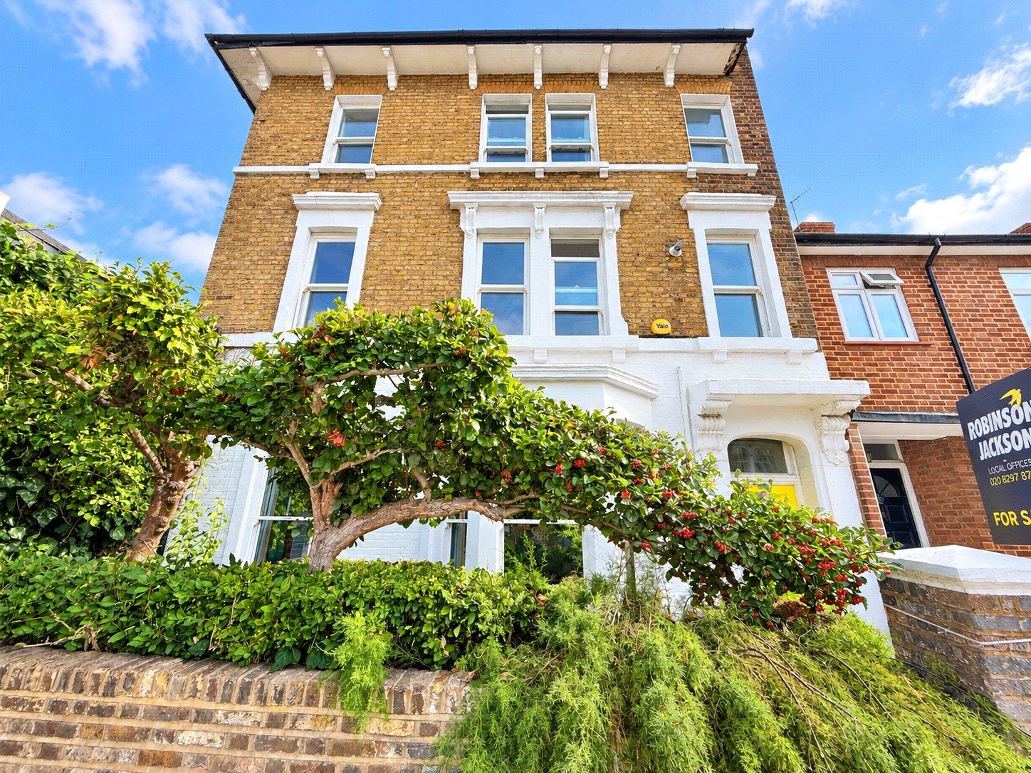 3 bedroom house for sale in London | Robinson Jackson
