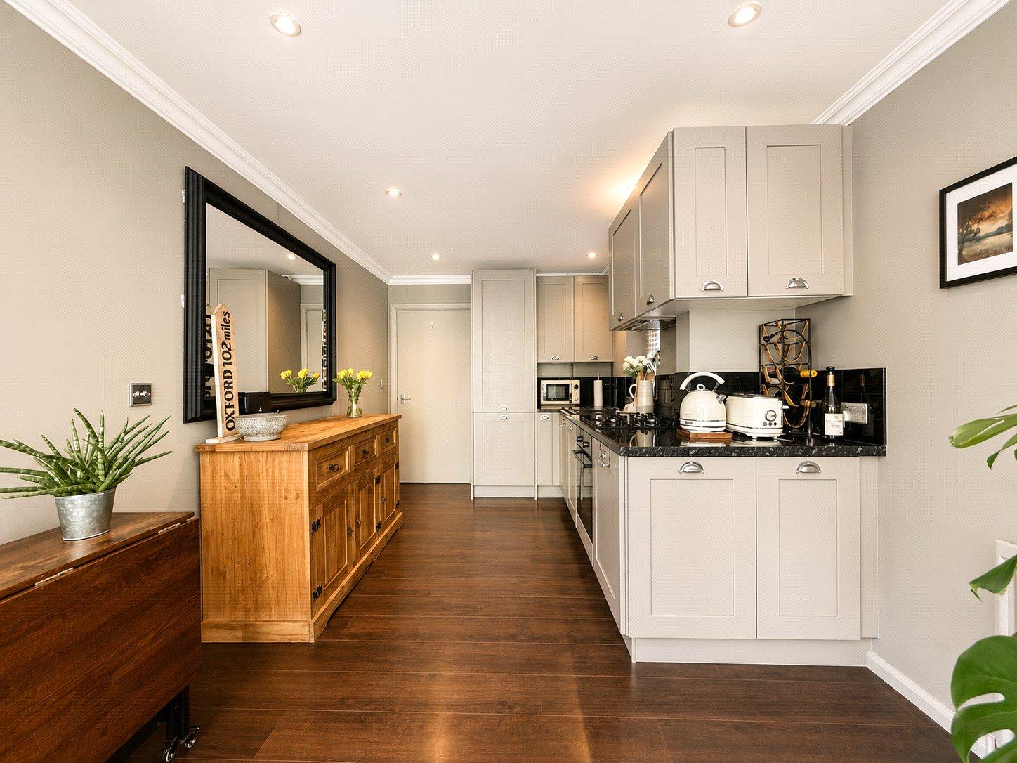 2 bedroom property for sale in London | Robinson Jackson