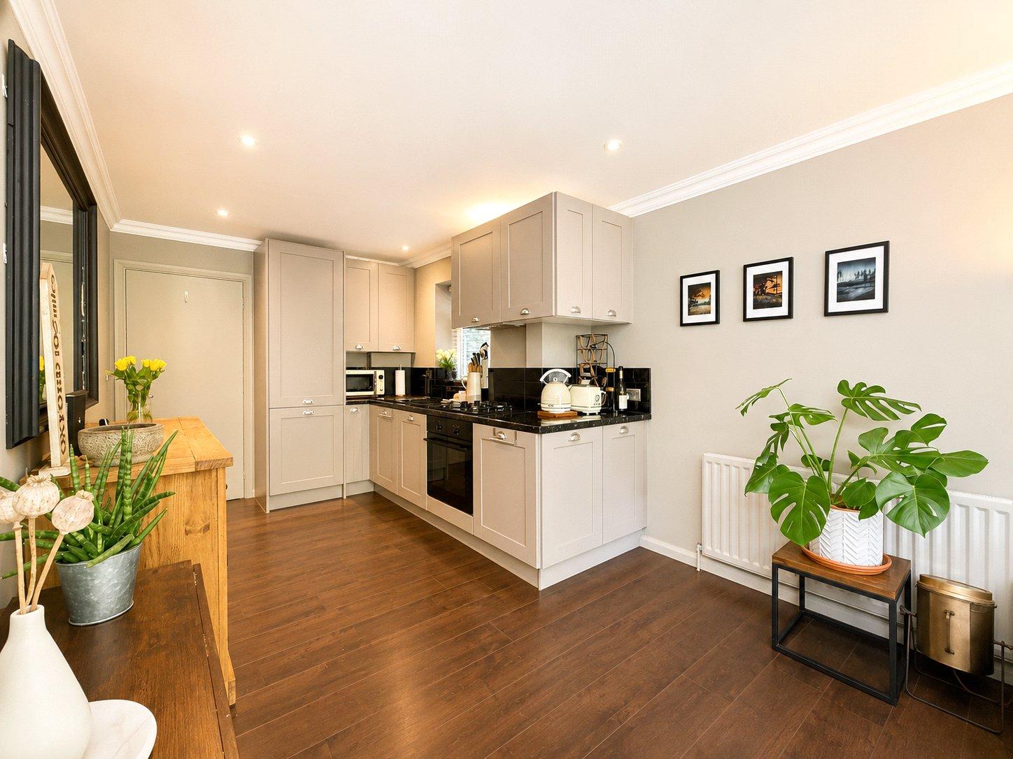 2 bedroom property for sale in London | Robinson Jackson
