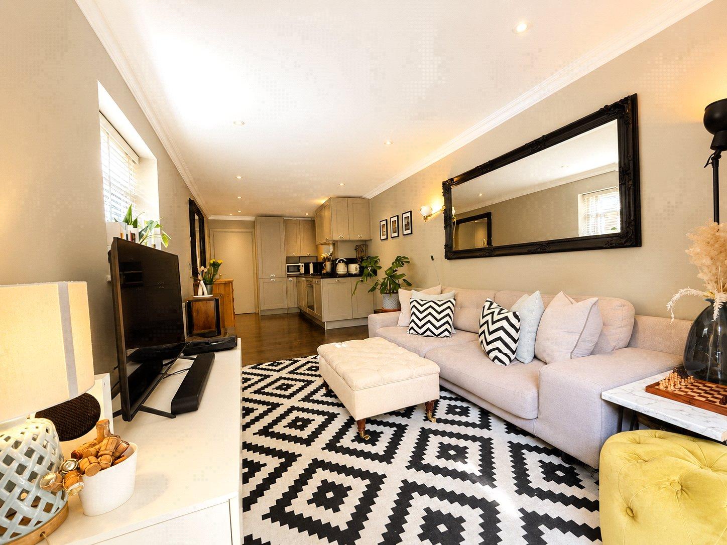 2 bedroom property for sale in London | Robinson Jackson