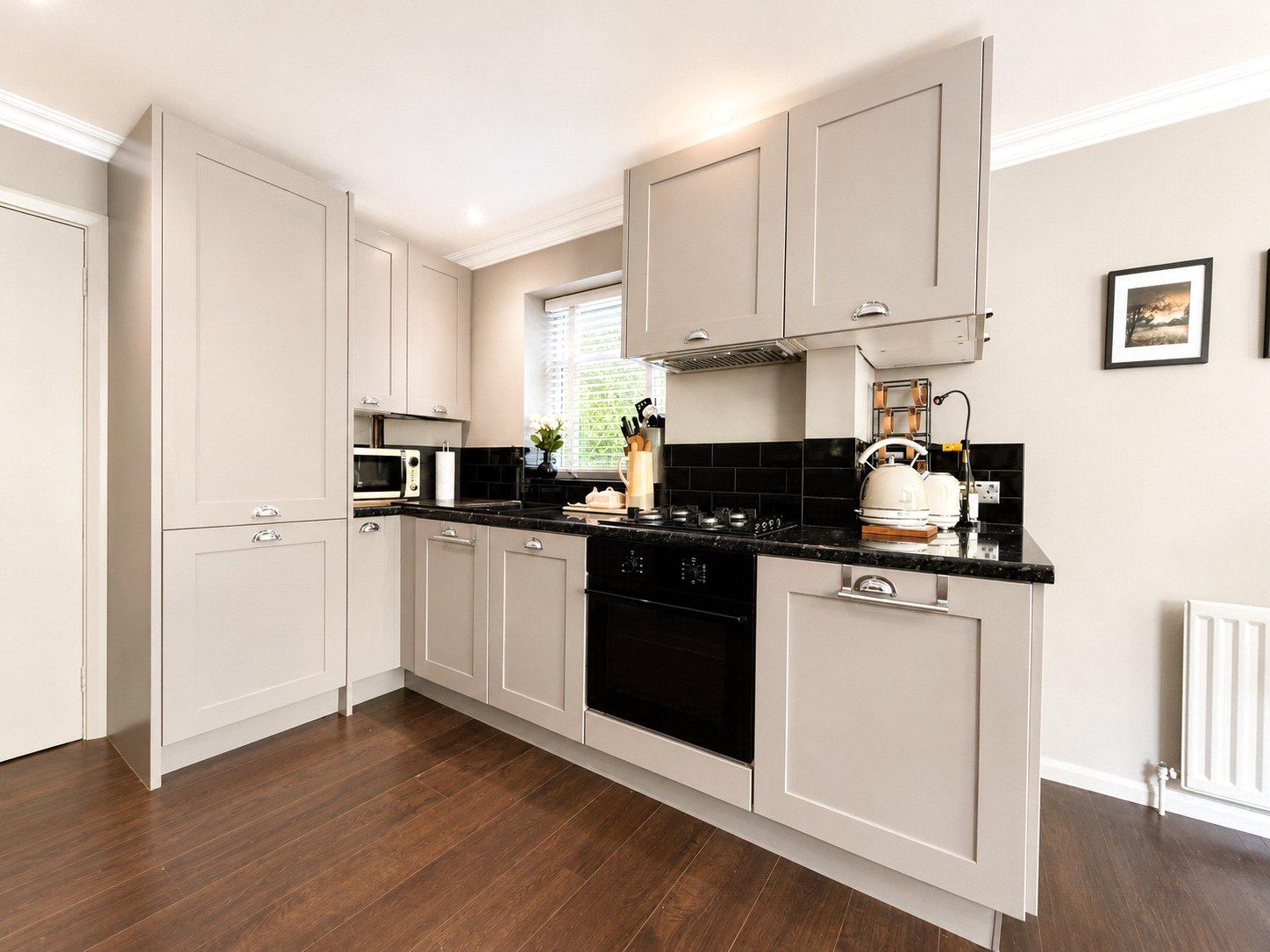 2 bedroom property for sale in London | Robinson Jackson