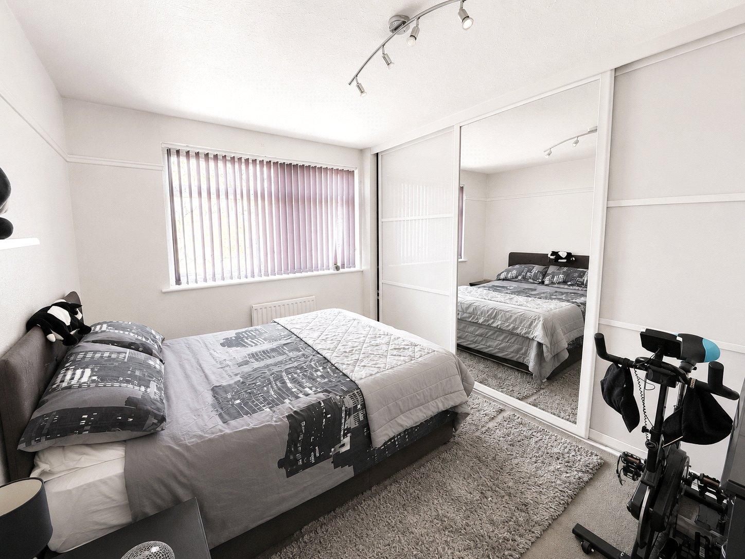 3 bedroom house for sale in London | Robinson Jackson