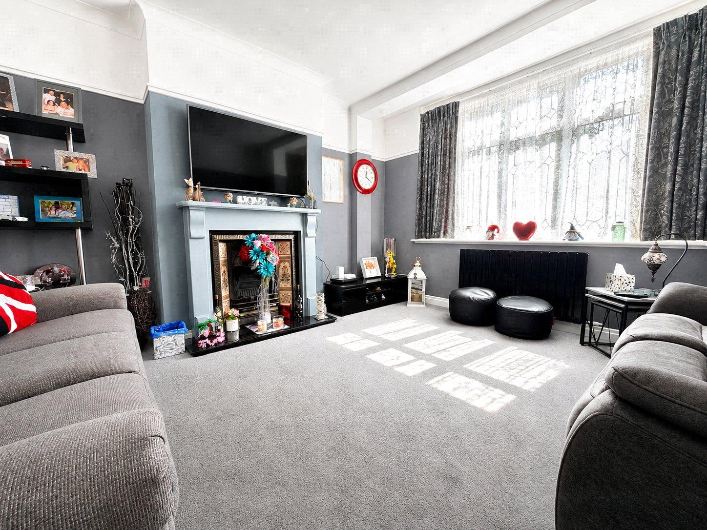 3 bedroom house for sale in London | Robinson Jackson