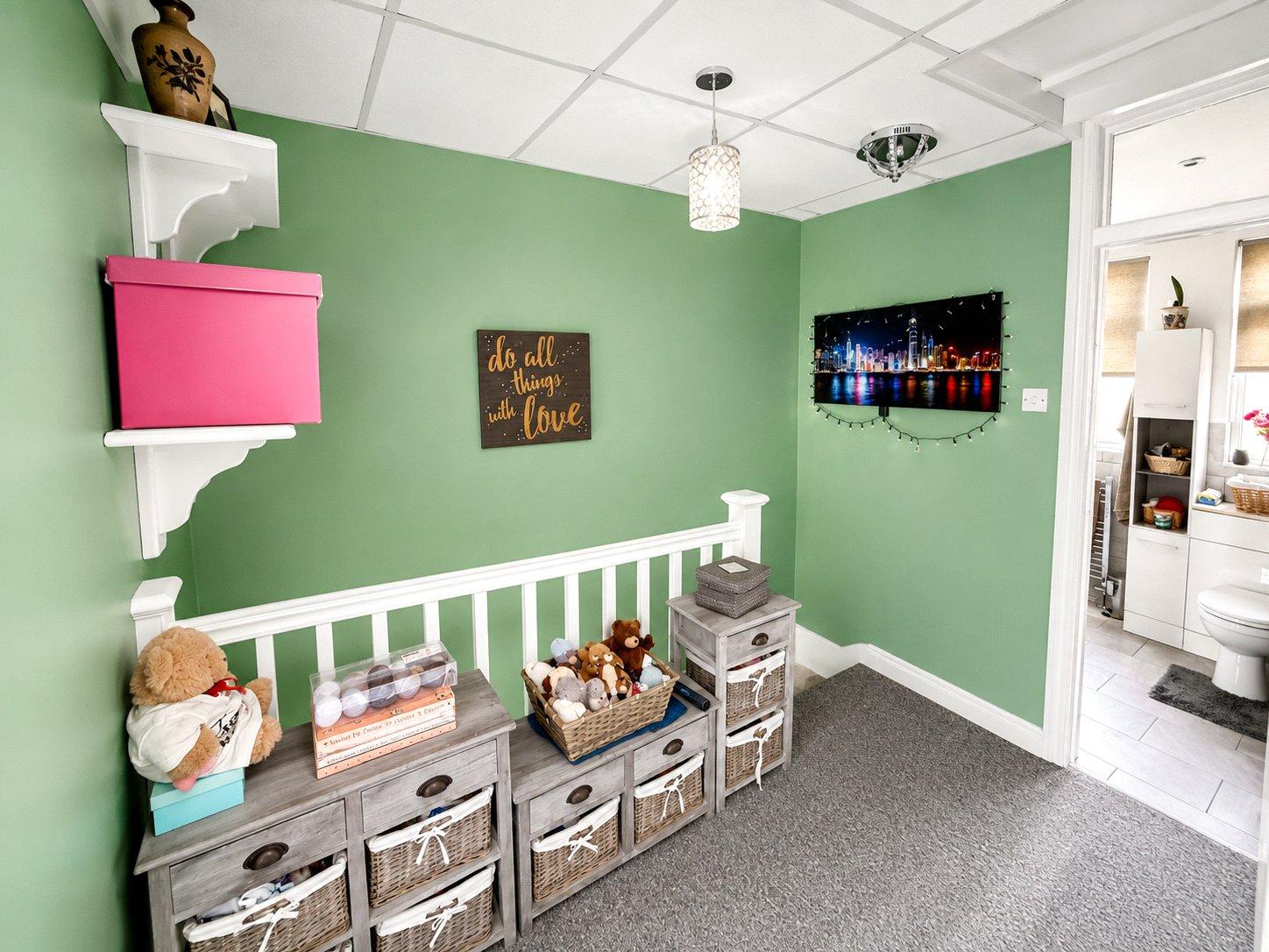 3 bedroom house for sale in London | Robinson Jackson