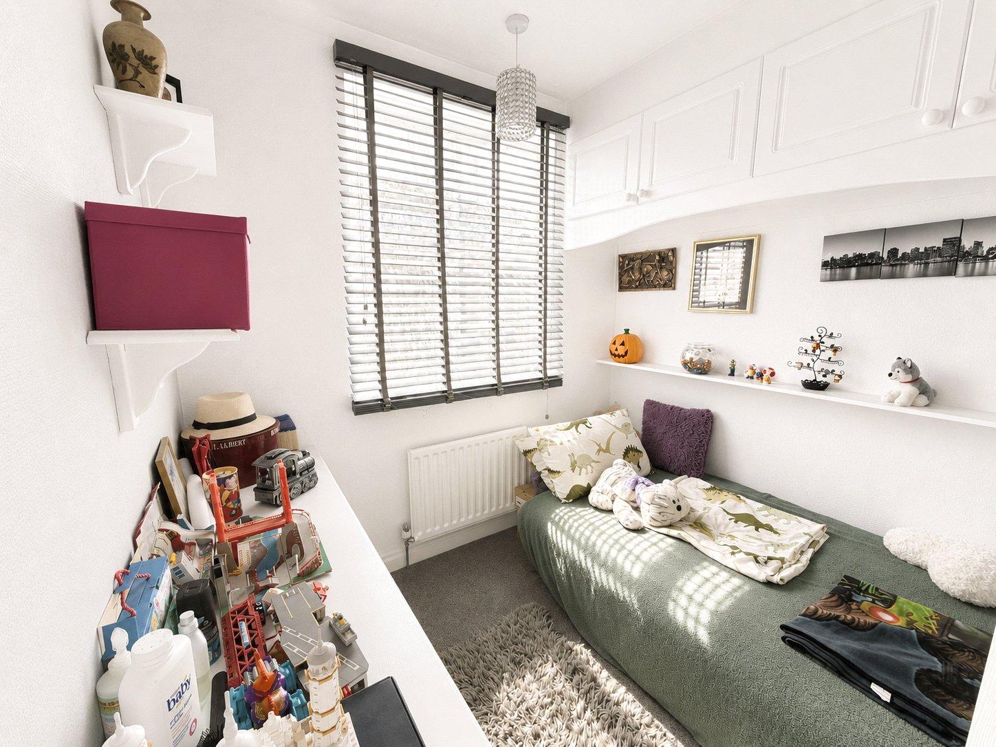 3 bedroom house for sale in London | Robinson Jackson