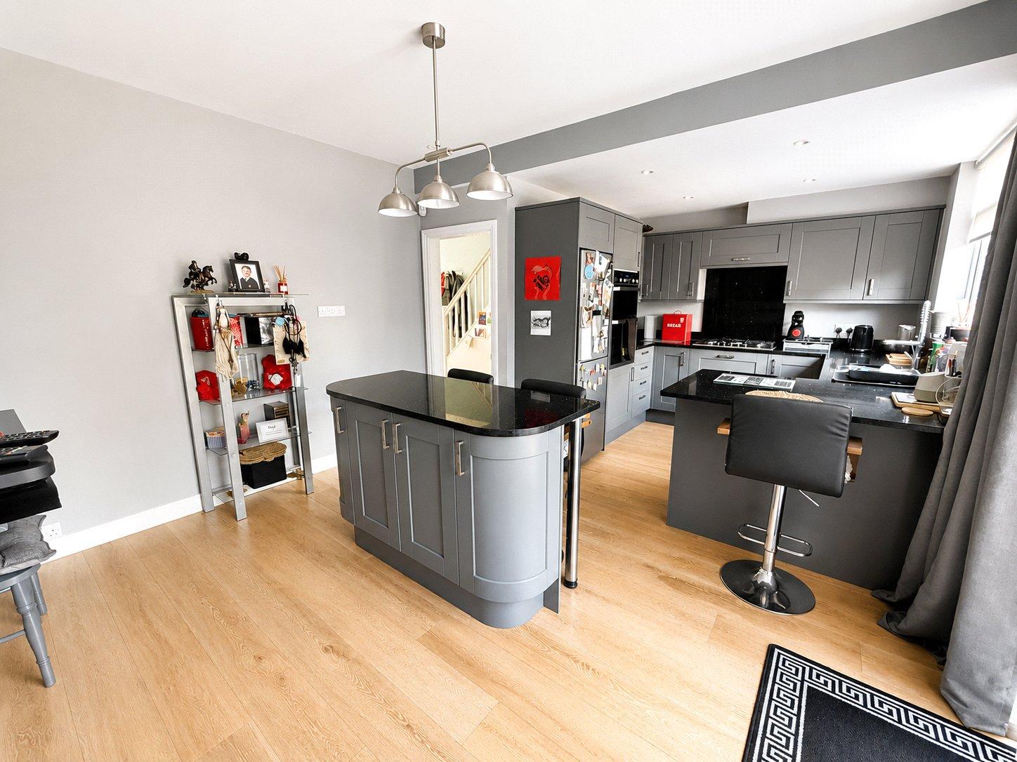 3 bedroom house for sale in London | Robinson Jackson