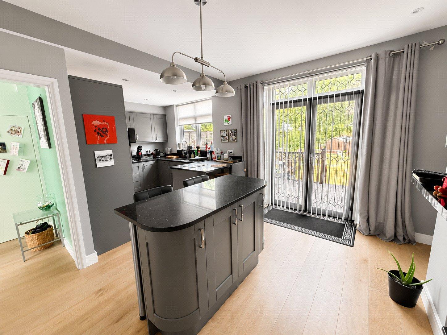 3 bedroom house for sale in London | Robinson Jackson
