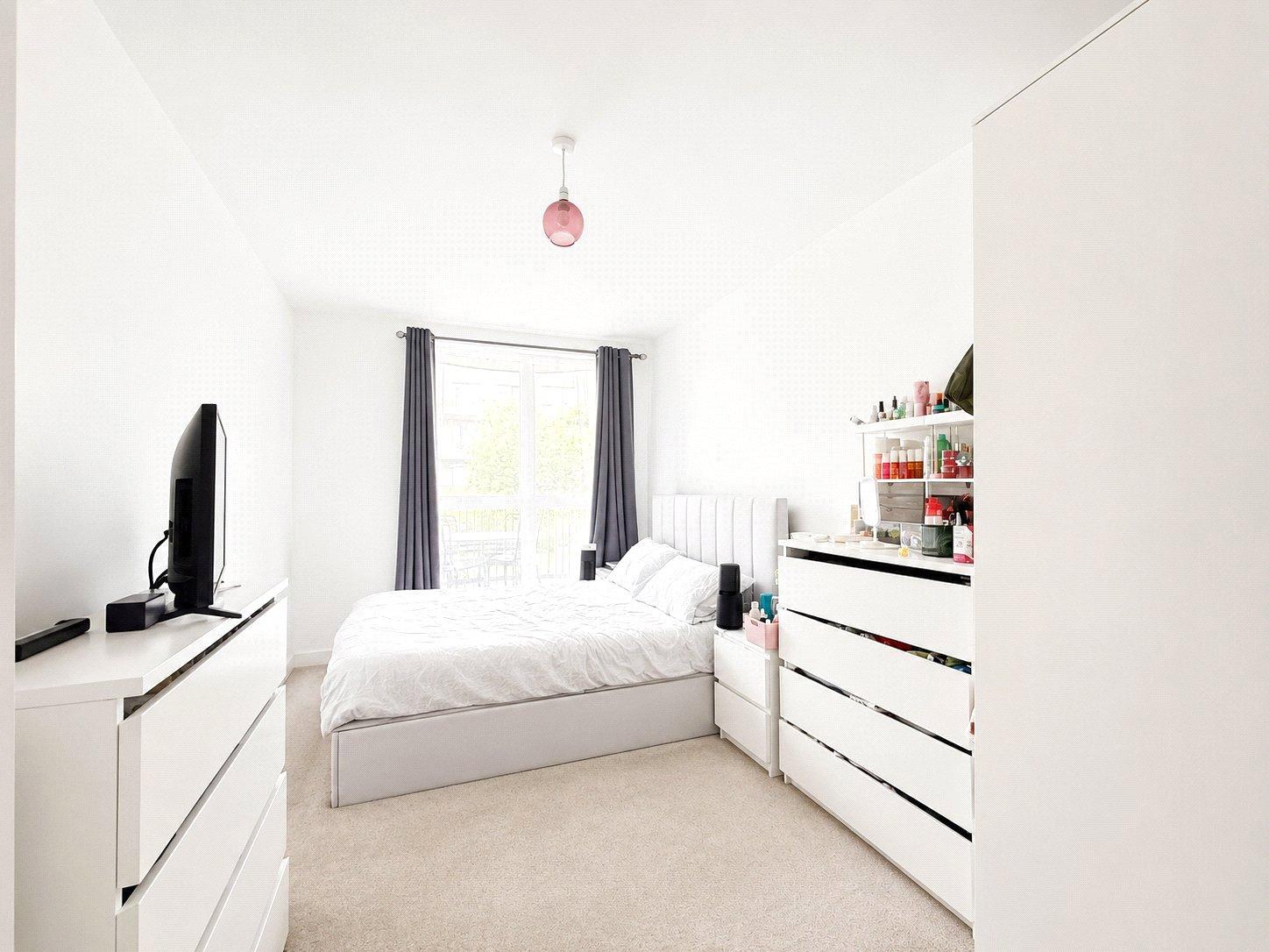 2 bedroom property for sale in London | Robinson Jackson