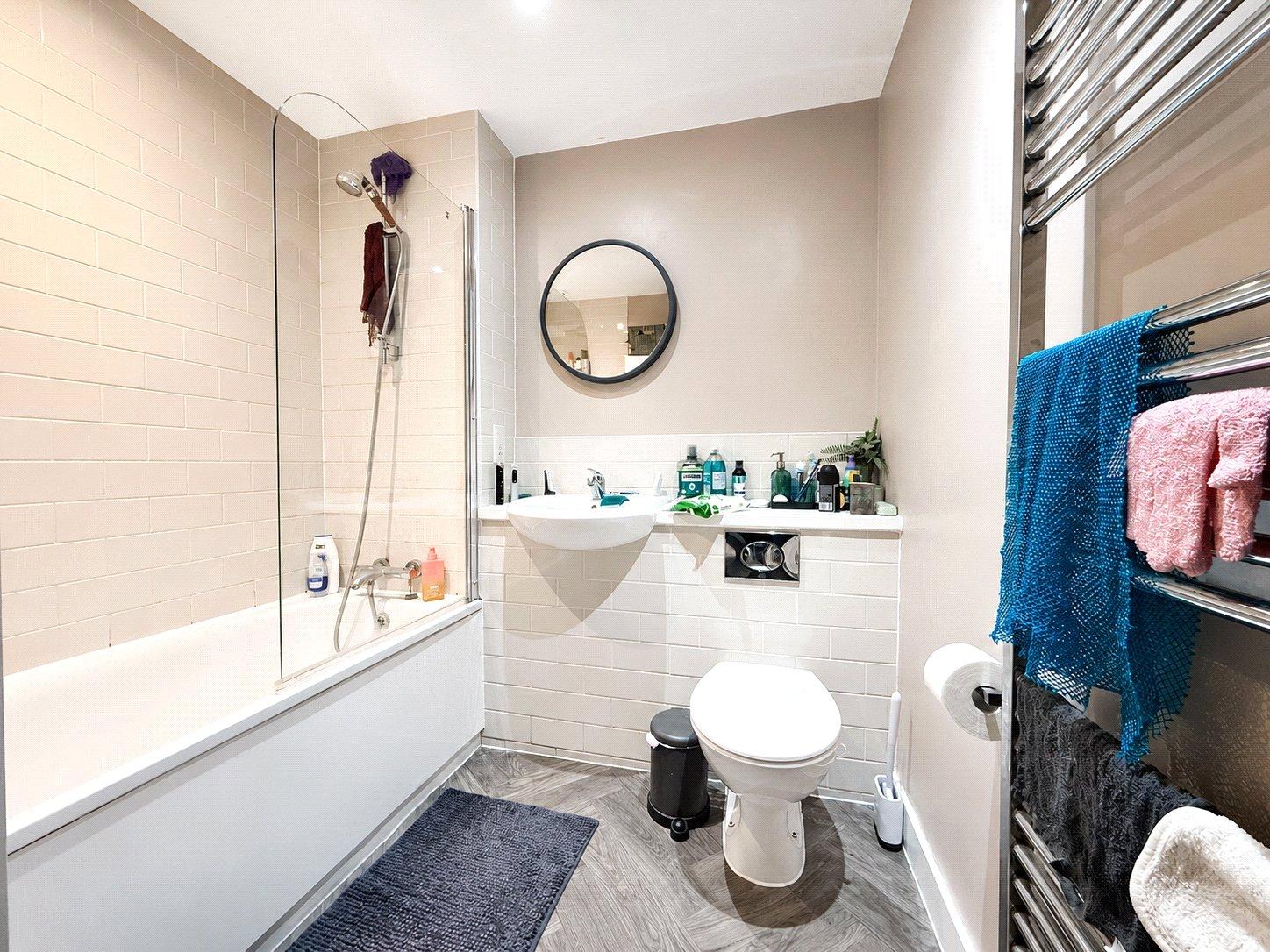 2 bedroom property for sale in London | Robinson Jackson