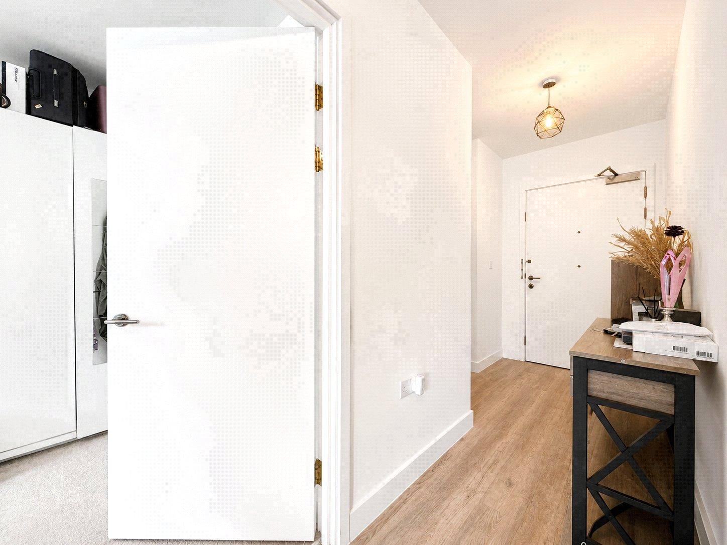 2 bedroom property for sale in London | Robinson Jackson