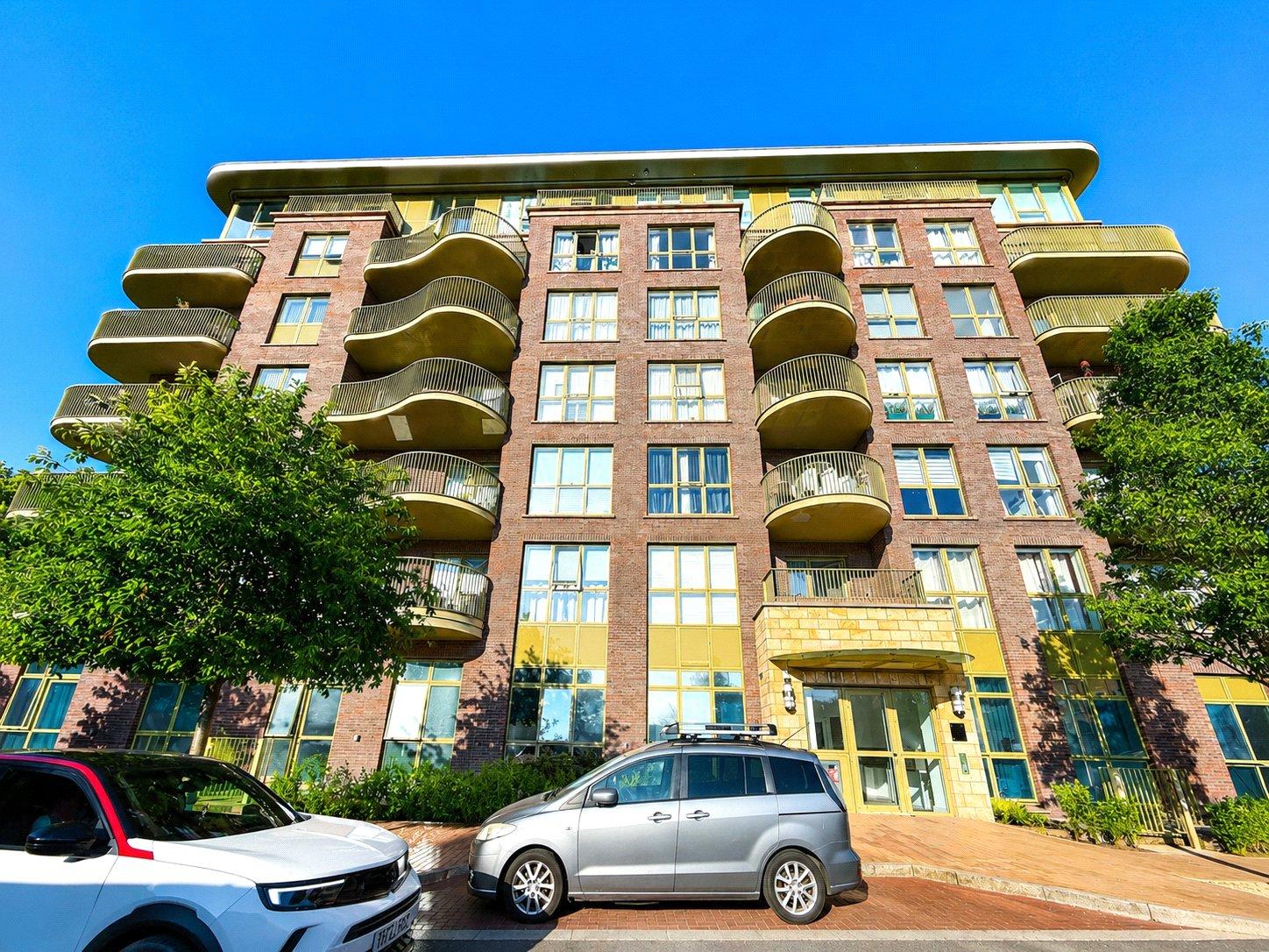 2 bedroom property for sale in London | Robinson Jackson