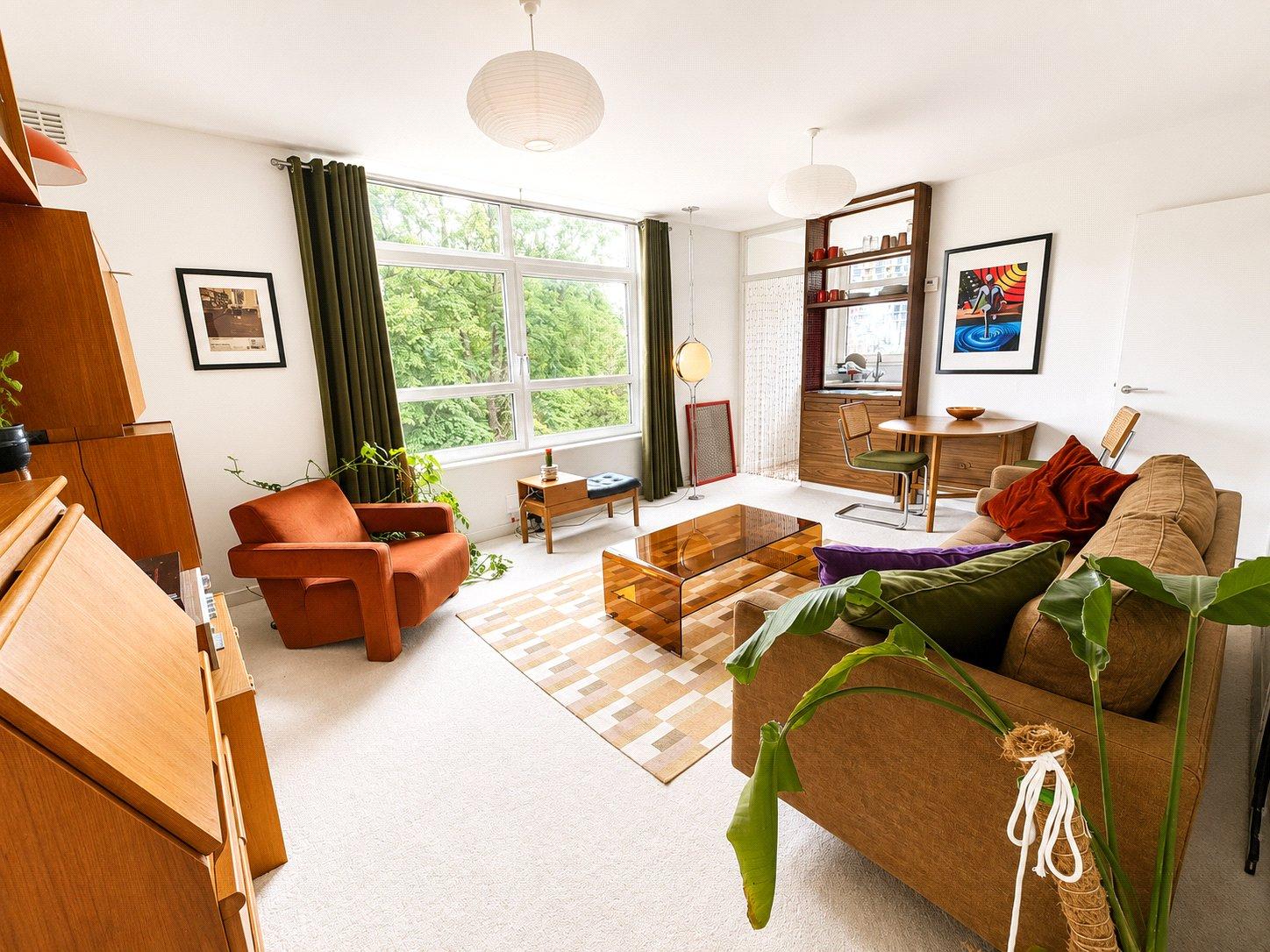 2 bedroom property for sale in London | Robinson Jackson