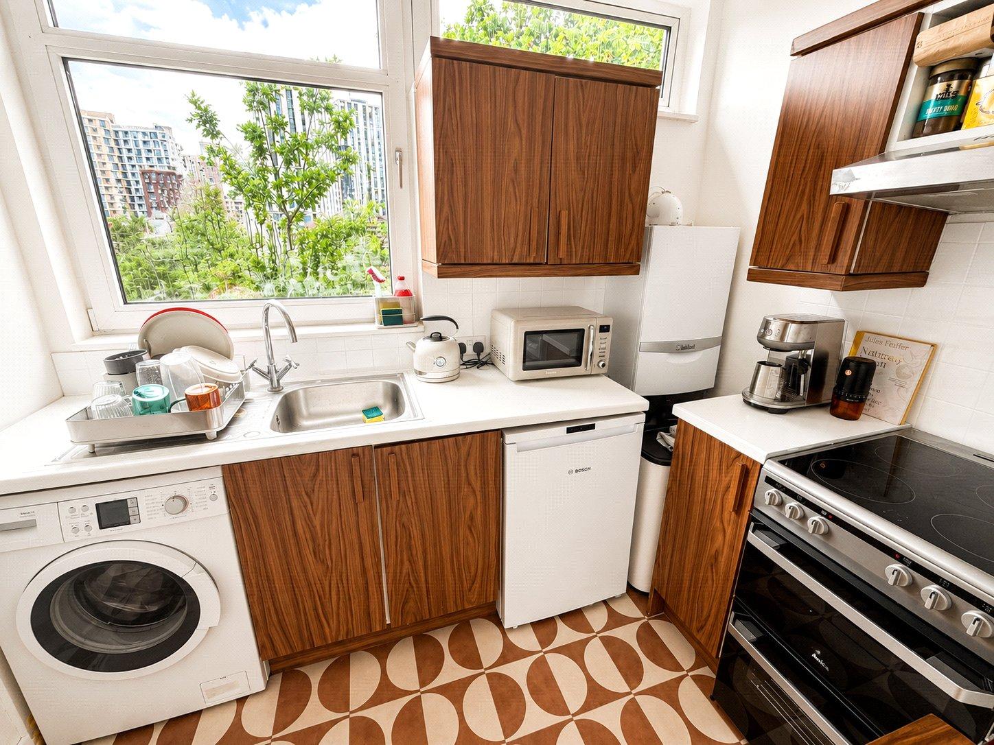 2 bedroom property for sale in London | Robinson Jackson