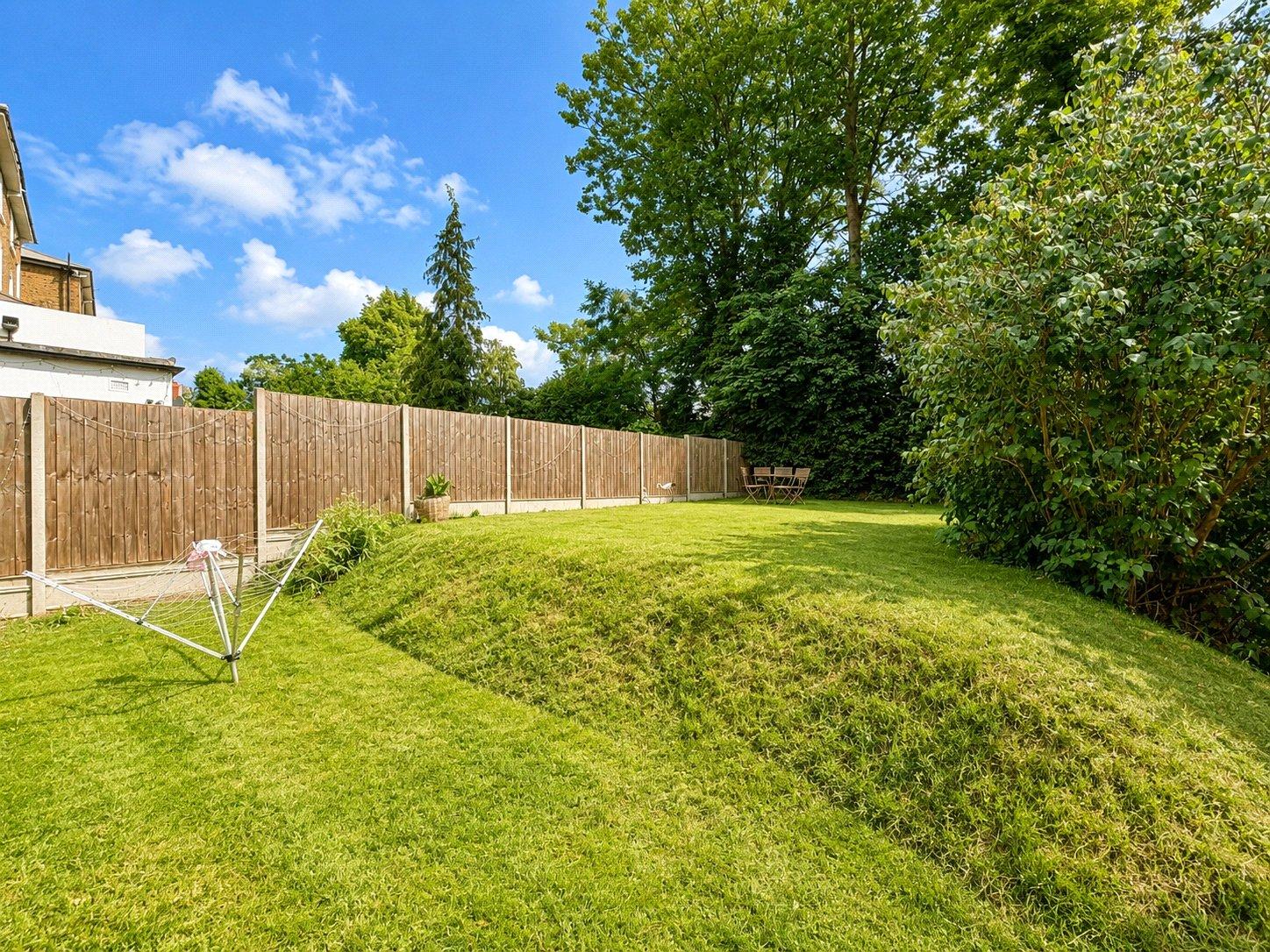 2 bedroom property for sale in London | Robinson Jackson