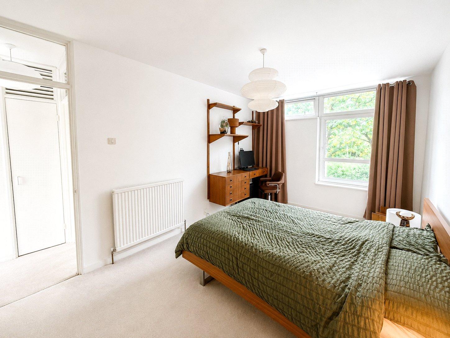 2 bedroom property for sale in London | Robinson Jackson