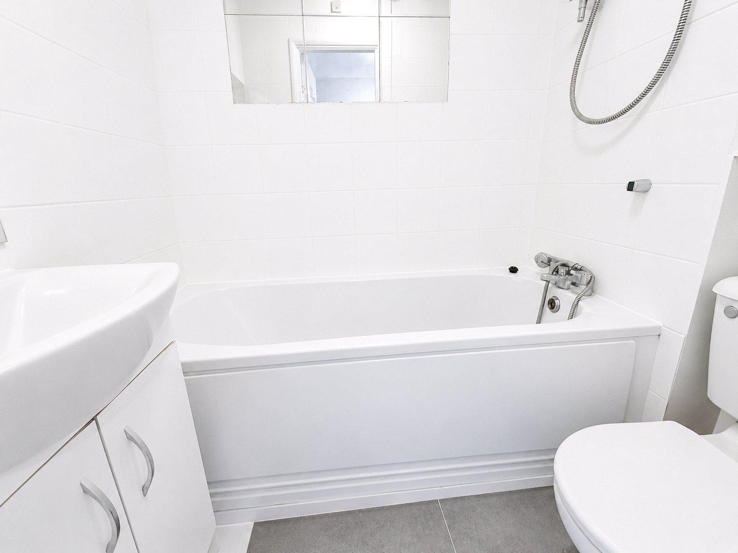 2 bedroom house for sale in London | Robinson Jackson