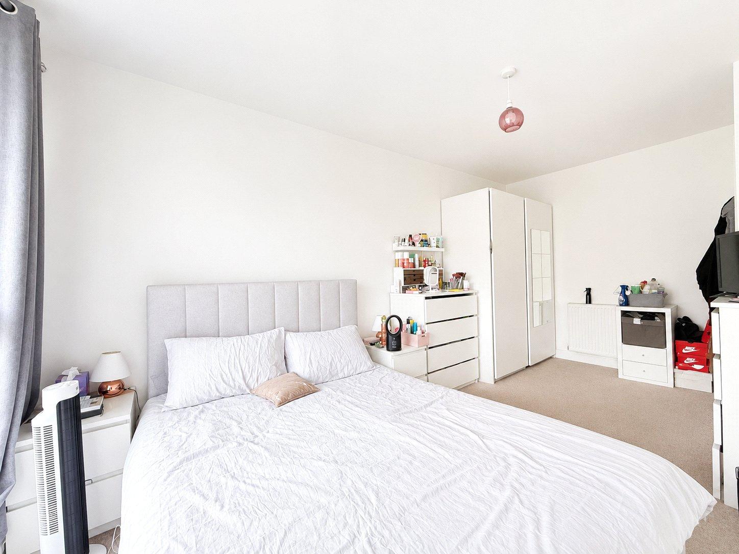 2 bedroom property for sale in London | Robinson Jackson