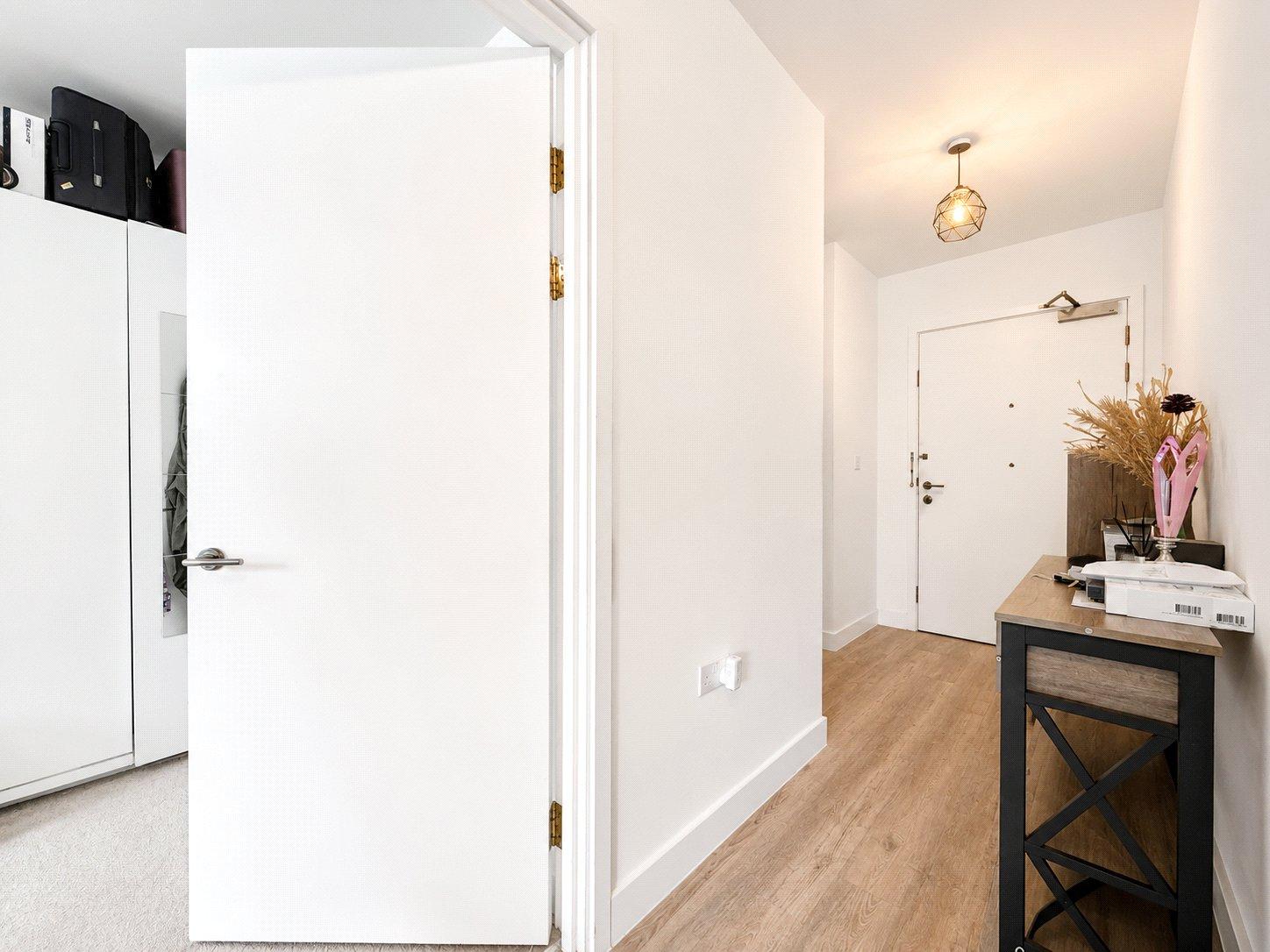 2 bedroom property for sale in London | Robinson Jackson
