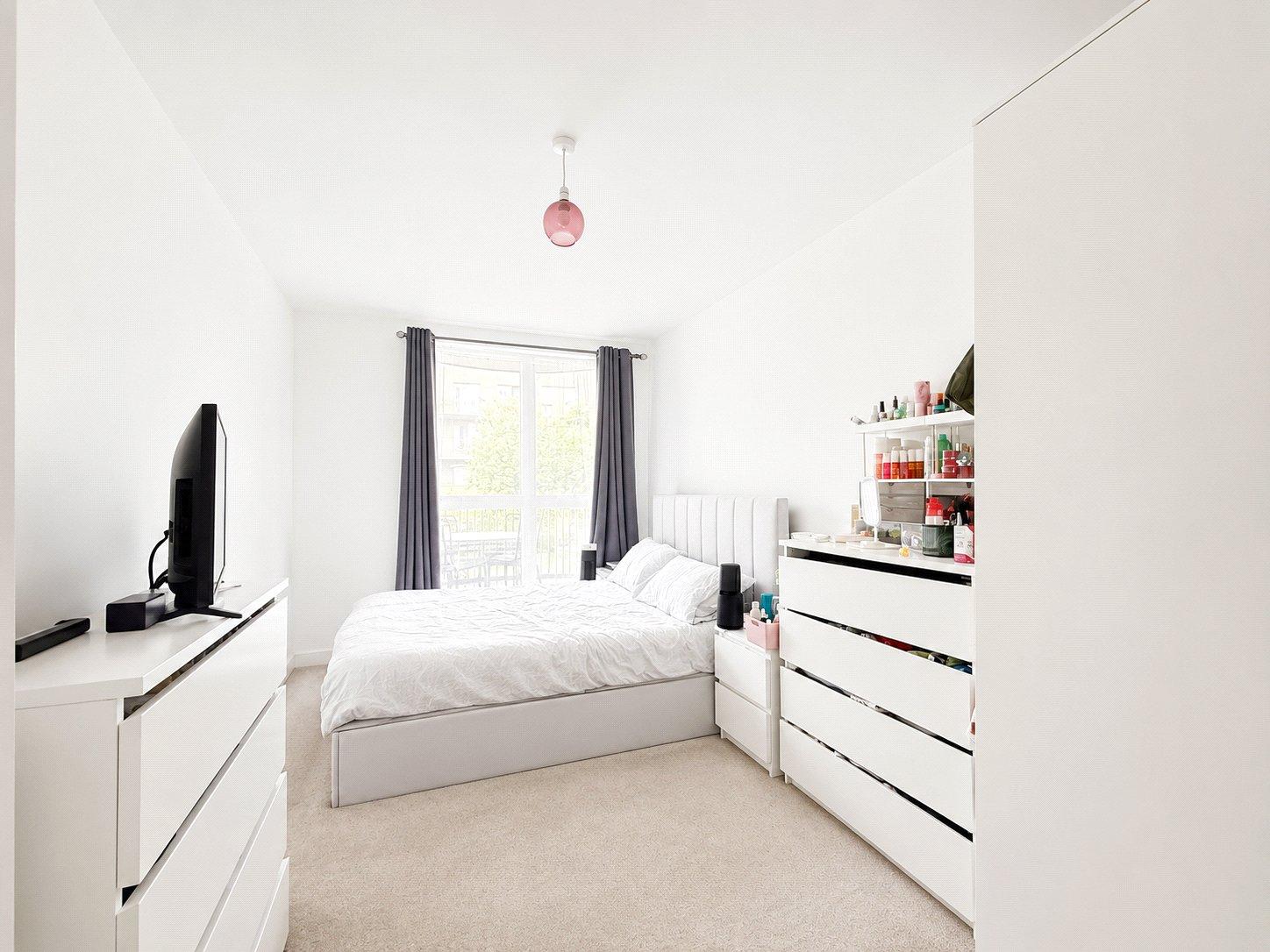 2 bedroom property for sale in London | Robinson Jackson