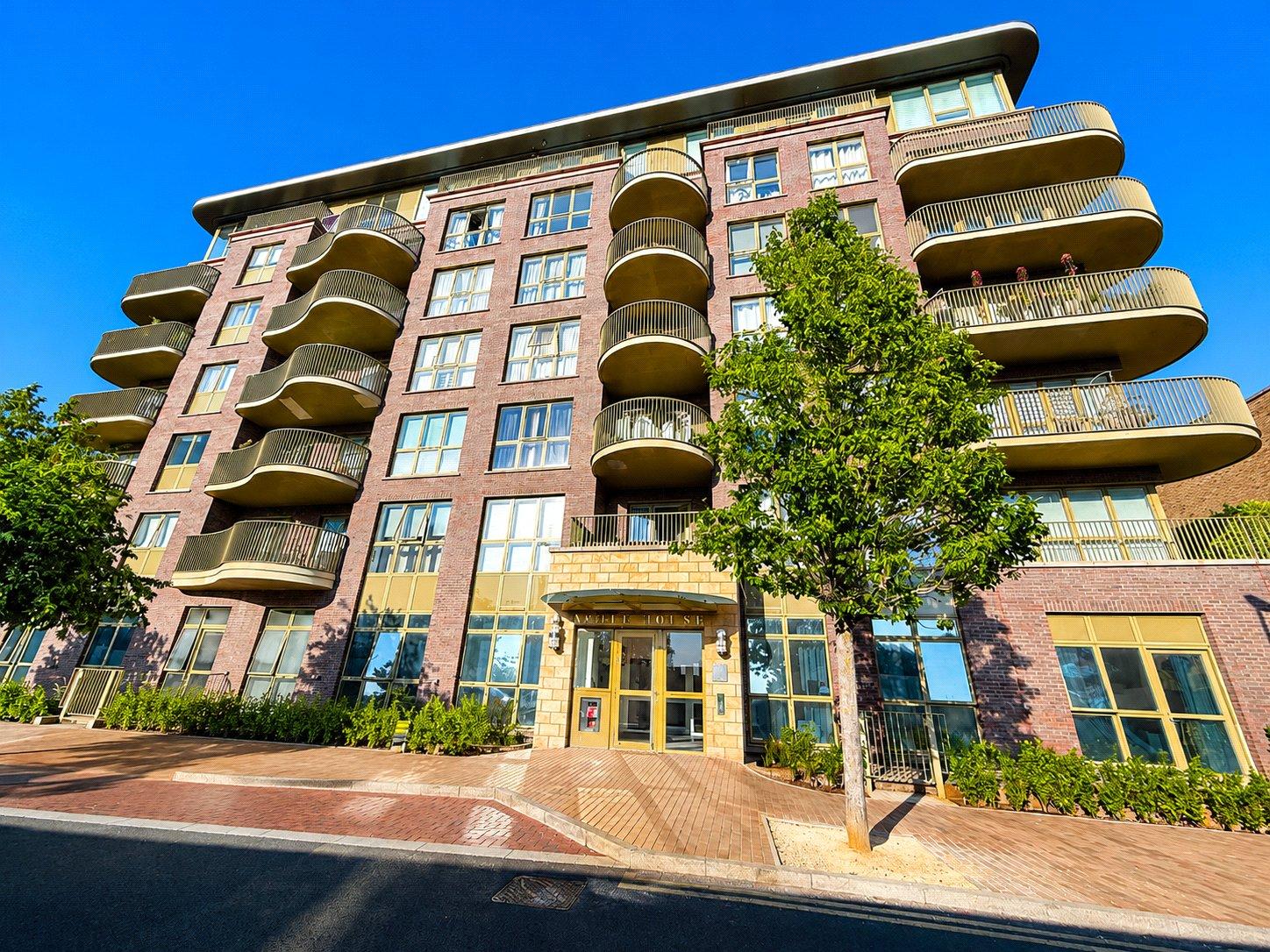 2 bedroom property for sale in London | Robinson Jackson