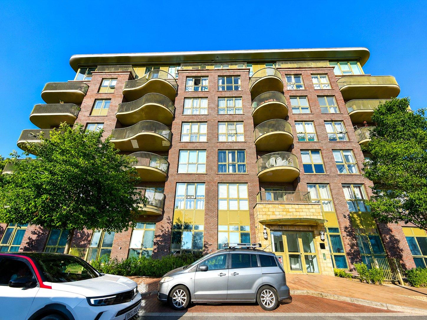 2 bedroom property for sale in London | Robinson Jackson