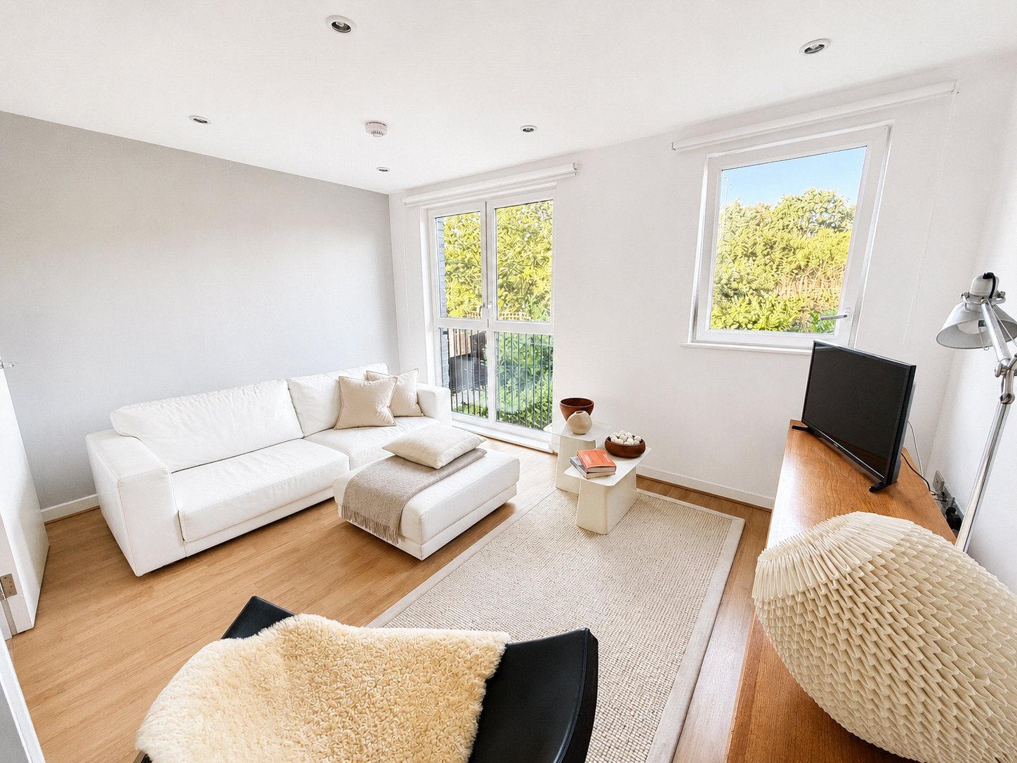 3 bedroom house for sale in London | Robinson Jackson