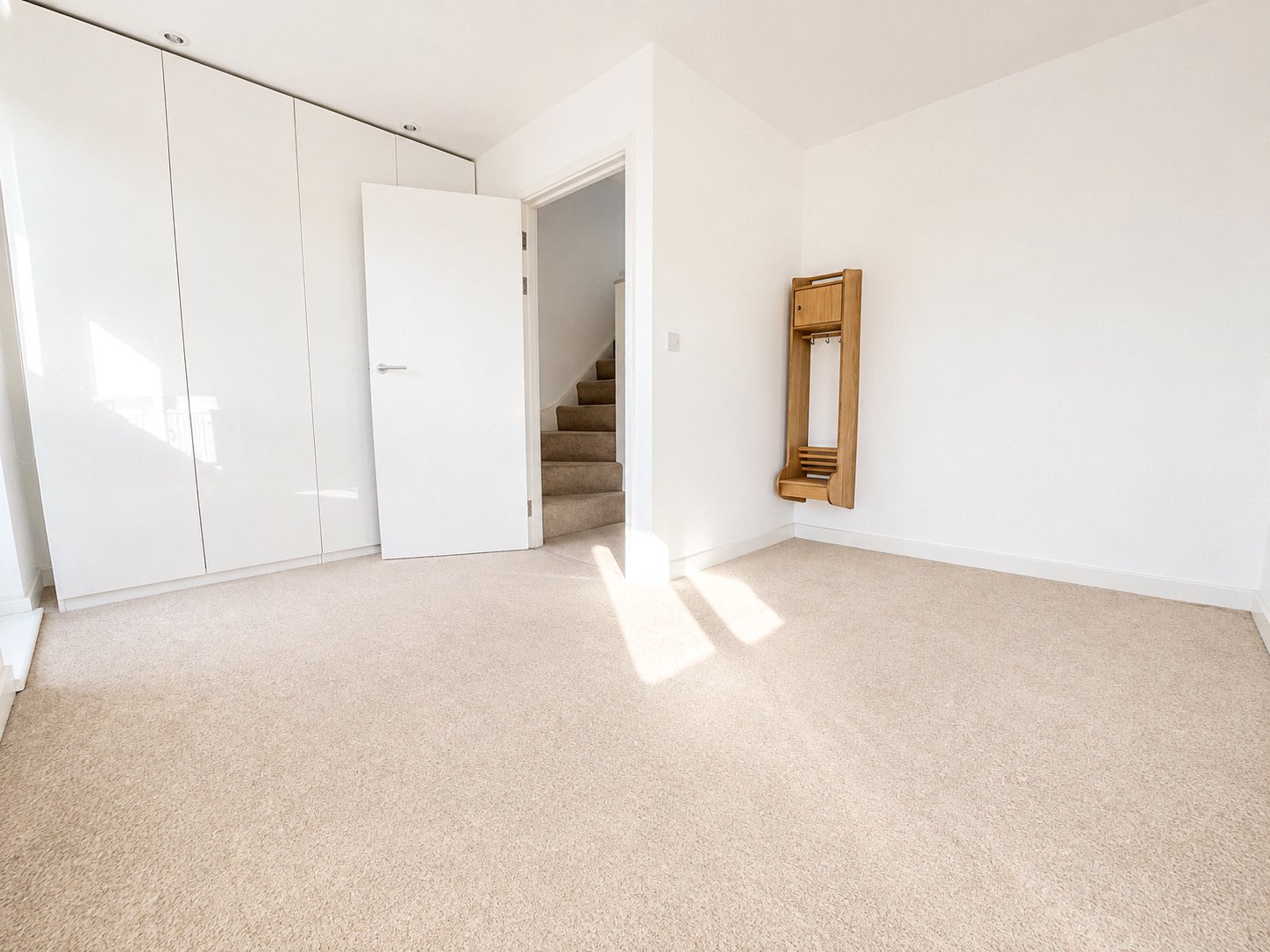 3 bedroom house for sale in London | Robinson Jackson
