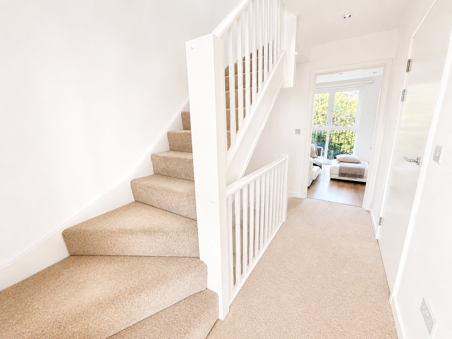 3 bedroom house for sale in London | Robinson Jackson