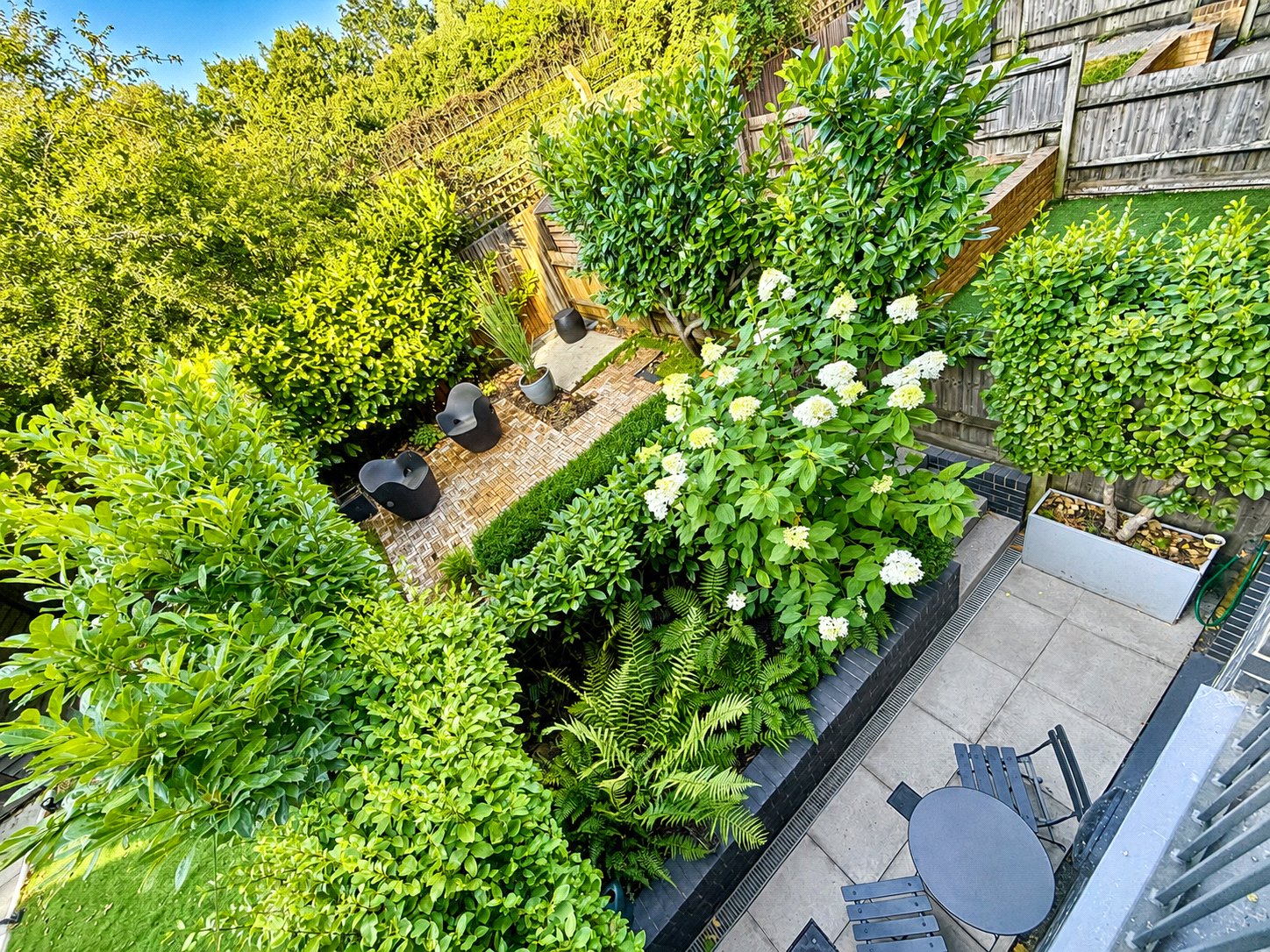 3 bedroom house for sale in London | Robinson Jackson