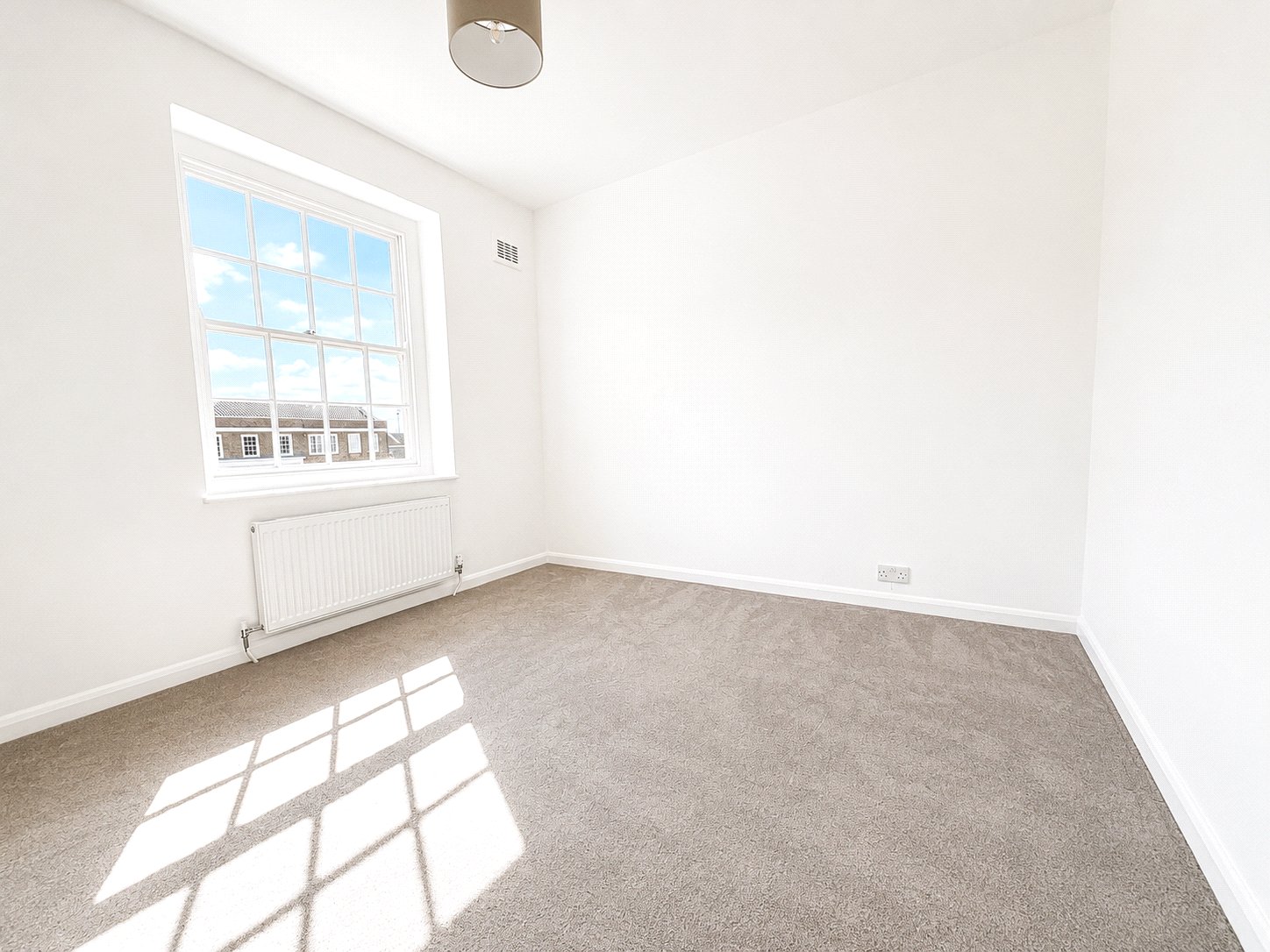 2 bedroom property for sale in London | Robinson Jackson