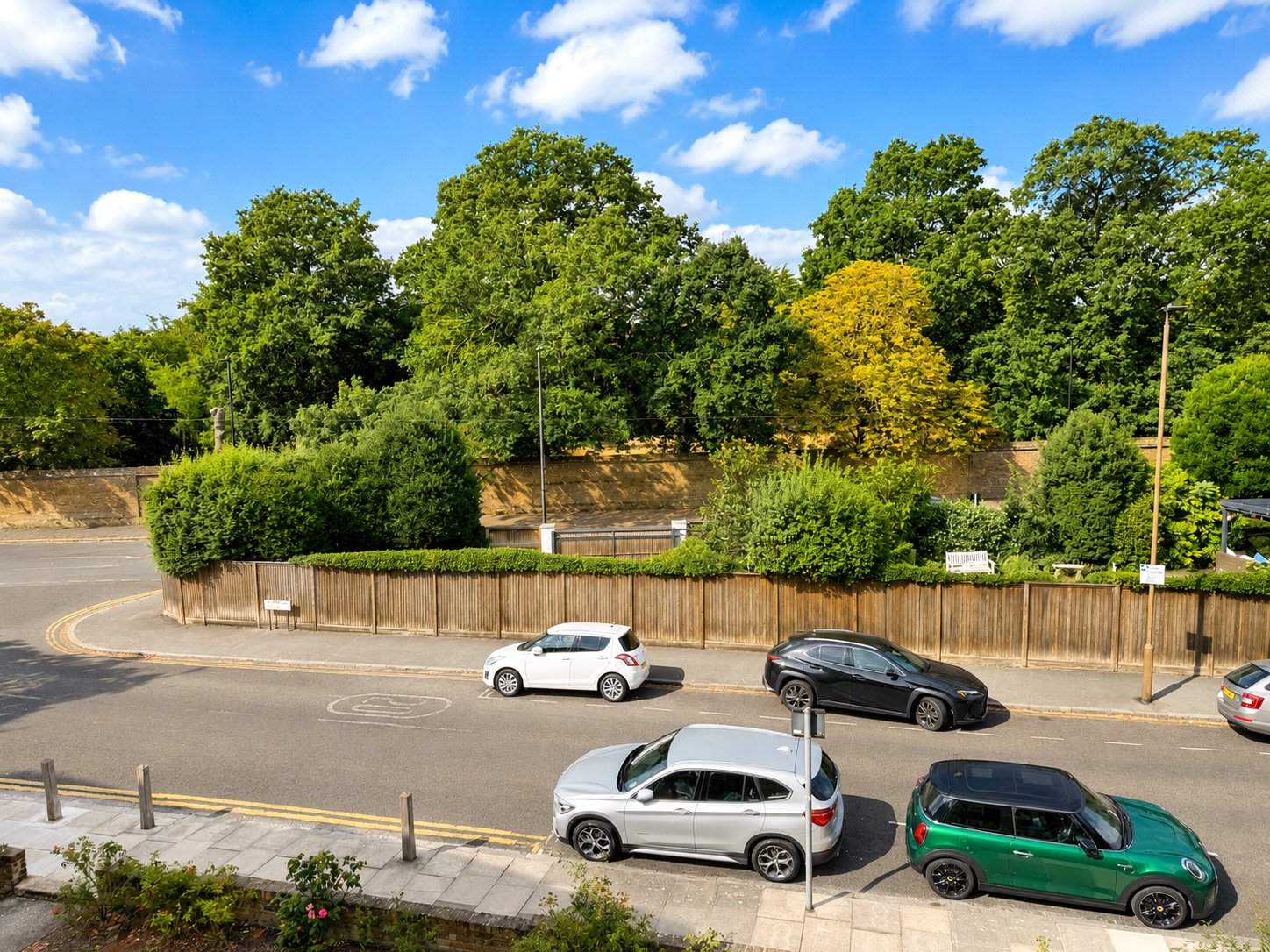 2 bedroom property for sale in London | Robinson Jackson