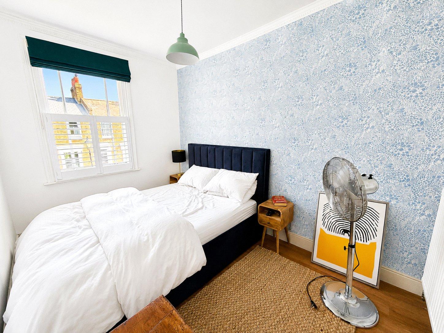 3 bedroom house for sale in London | Robinson Jackson