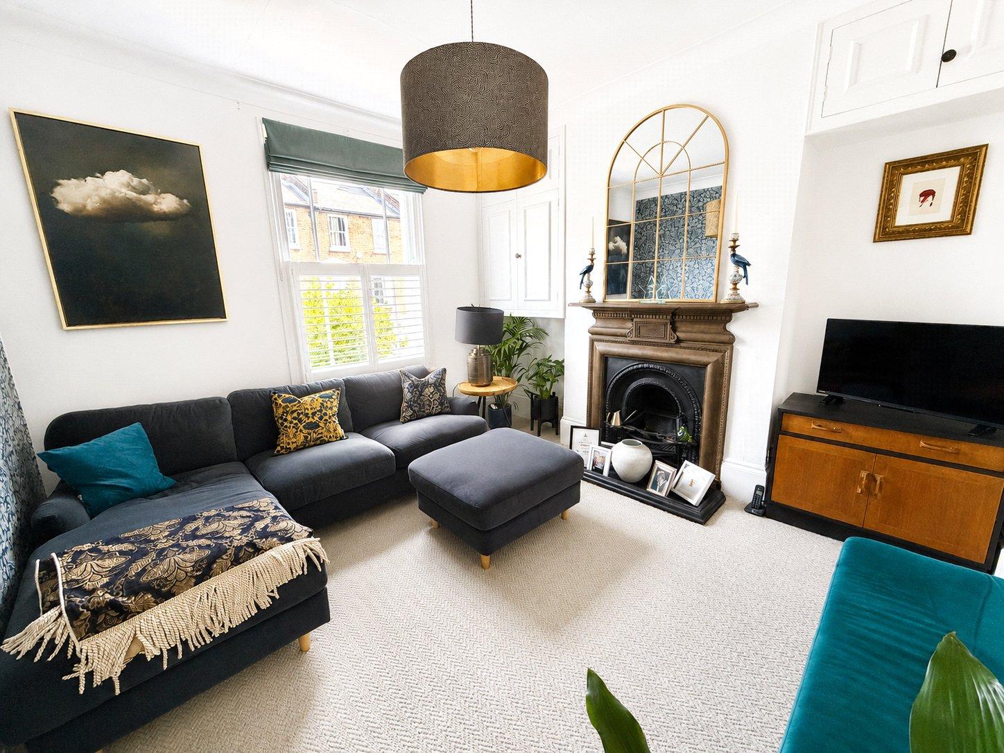 3 bedroom house for sale in London | Robinson Jackson