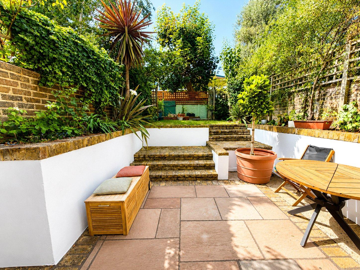3 bedroom house for sale in London | Robinson Jackson