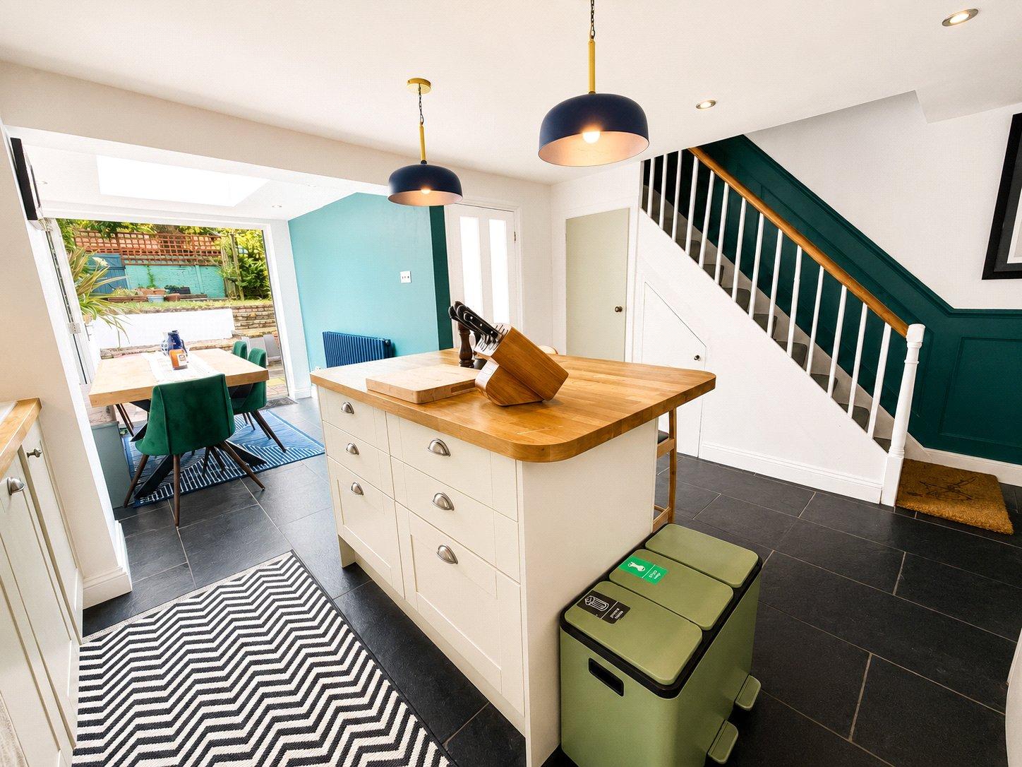 3 bedroom house for sale in London | Robinson Jackson