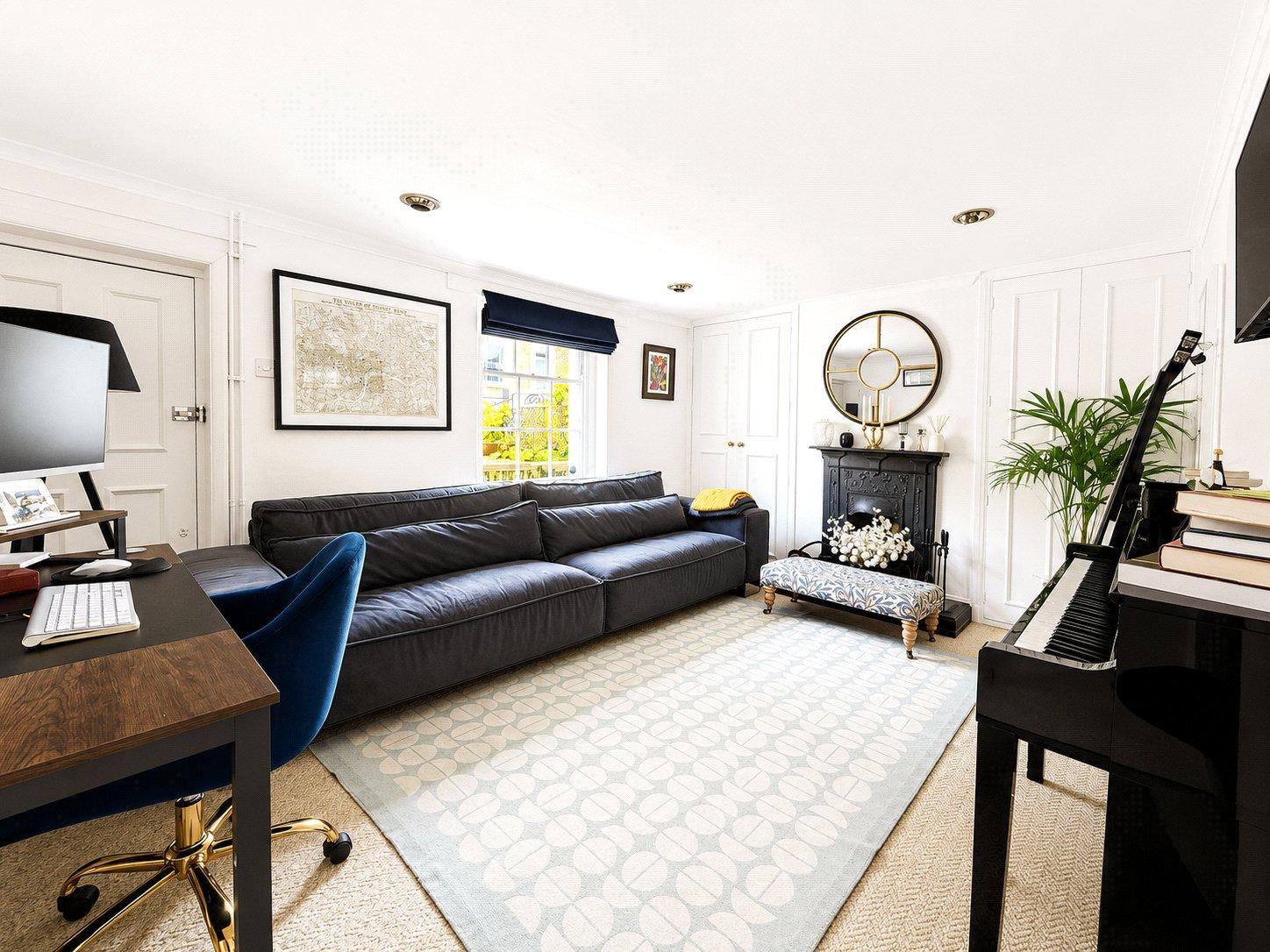 3 bedroom house for sale in London | Robinson Jackson