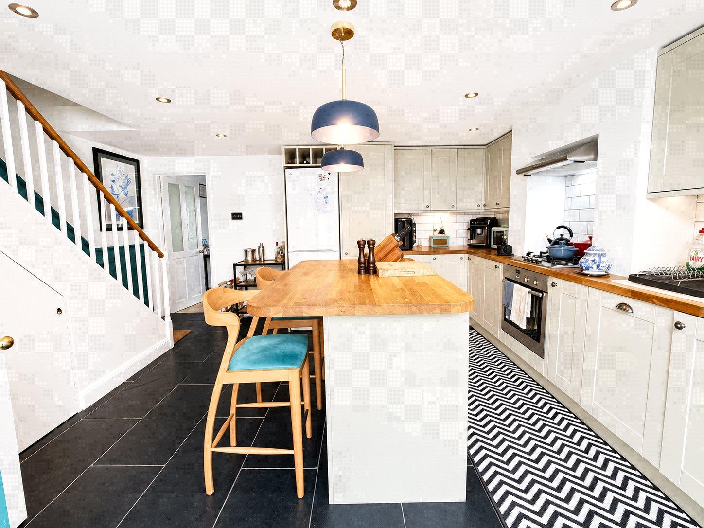3 bedroom house for sale in London | Robinson Jackson
