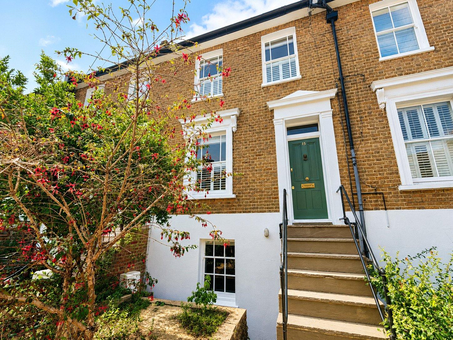 3 bedroom house for sale in London | Robinson Jackson