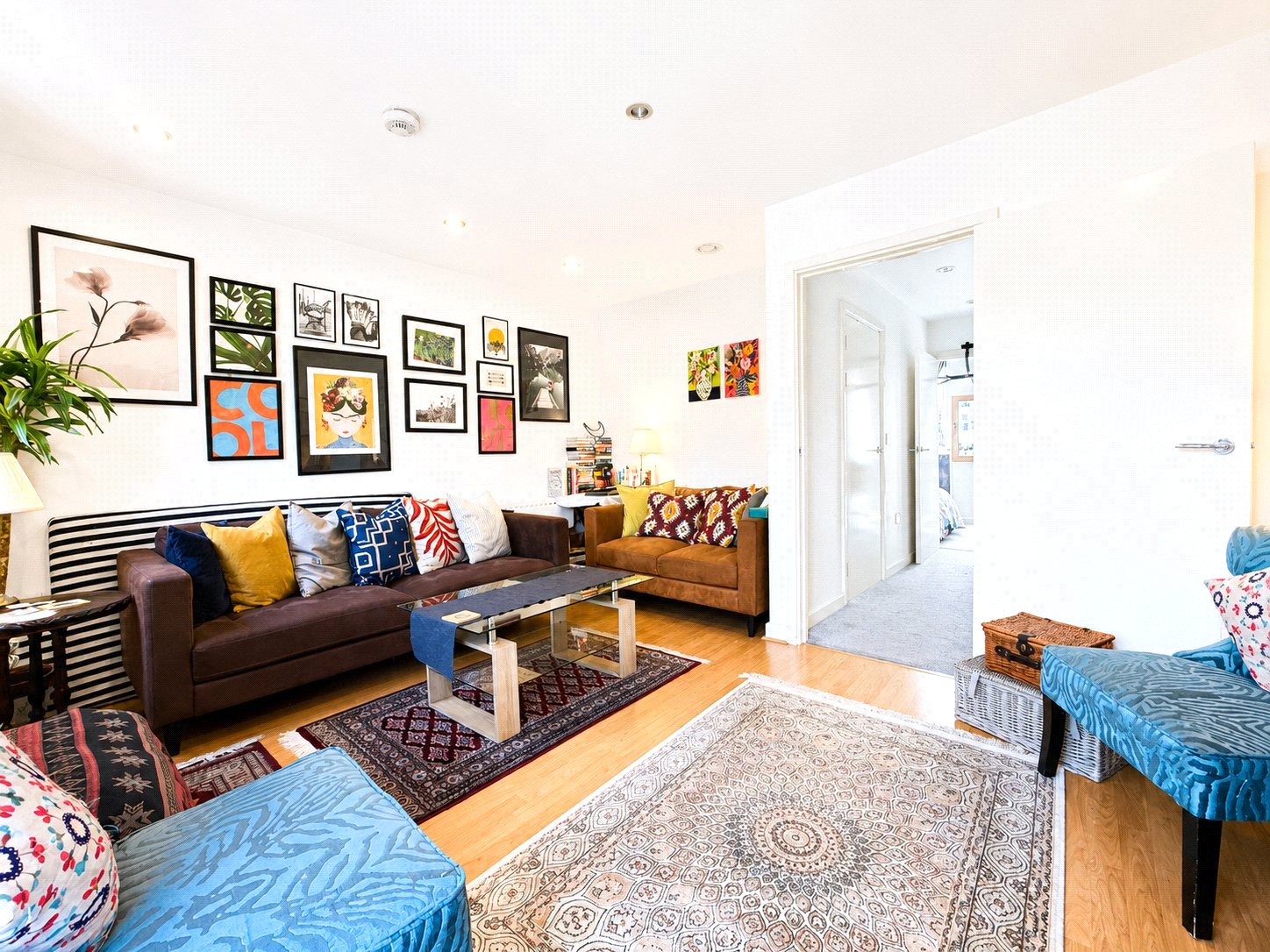 3 bedroom house for sale in London | Robinson Jackson