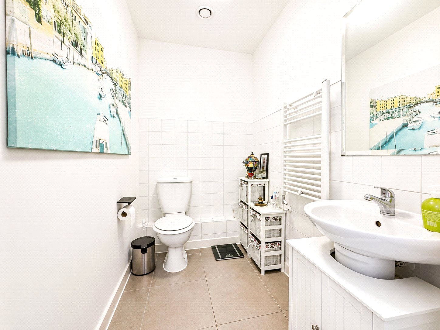 3 bedroom house for sale in London | Robinson Jackson