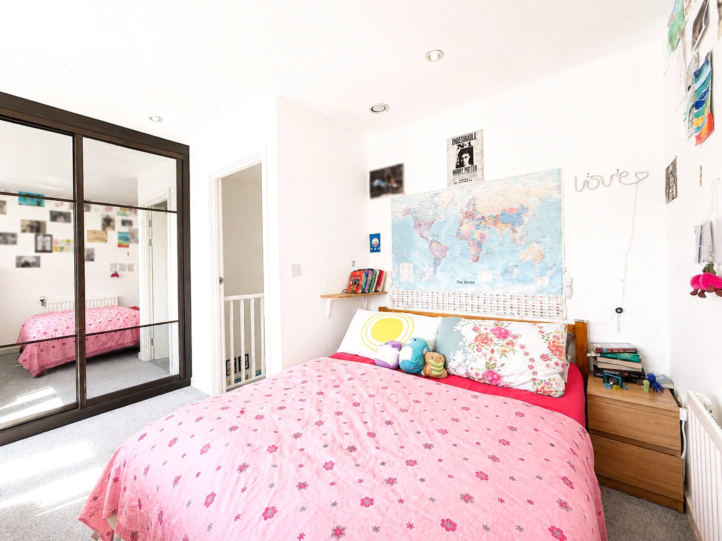 3 bedroom house for sale in London | Robinson Jackson