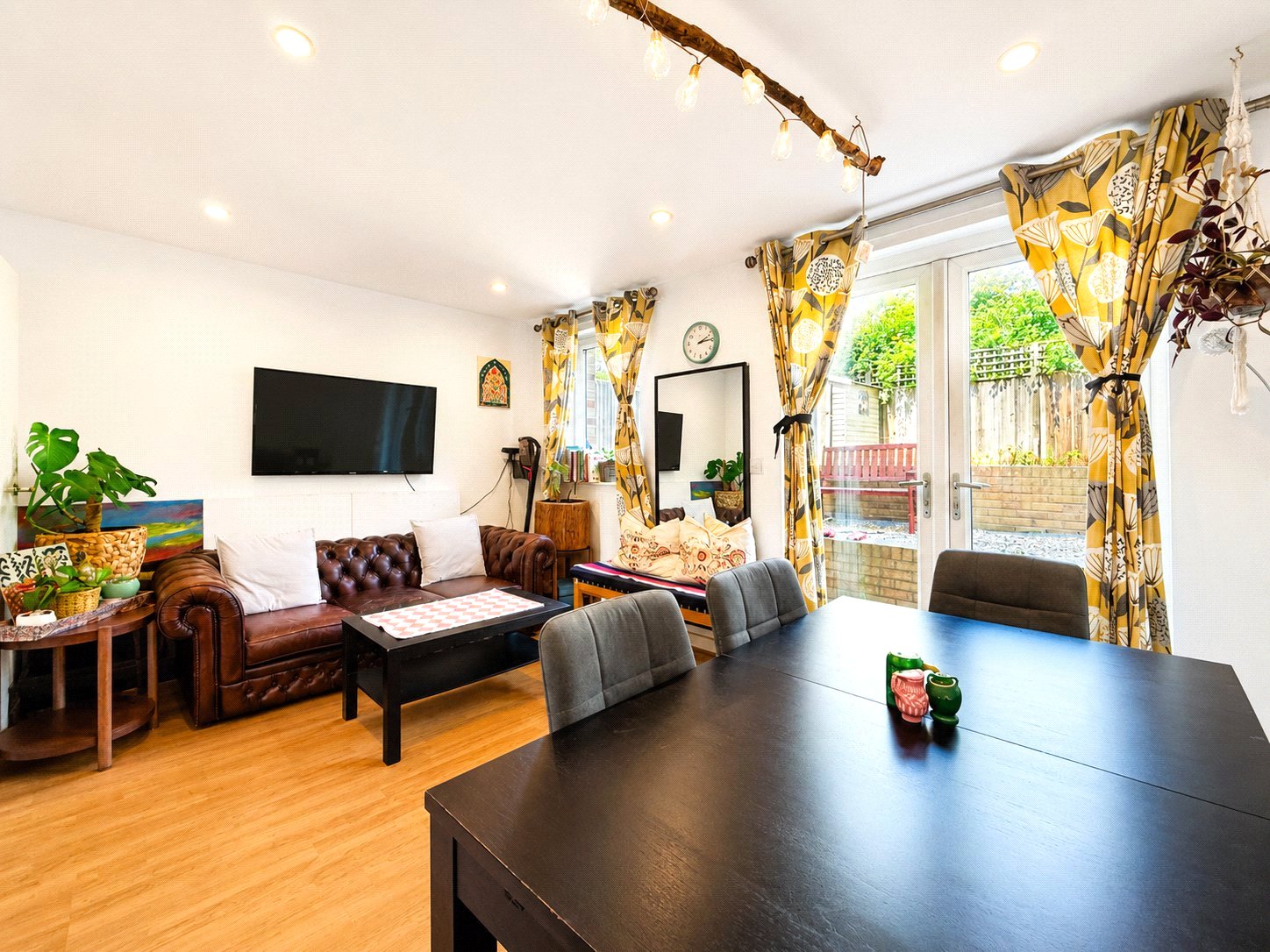 3 bedroom house for sale in London | Robinson Jackson