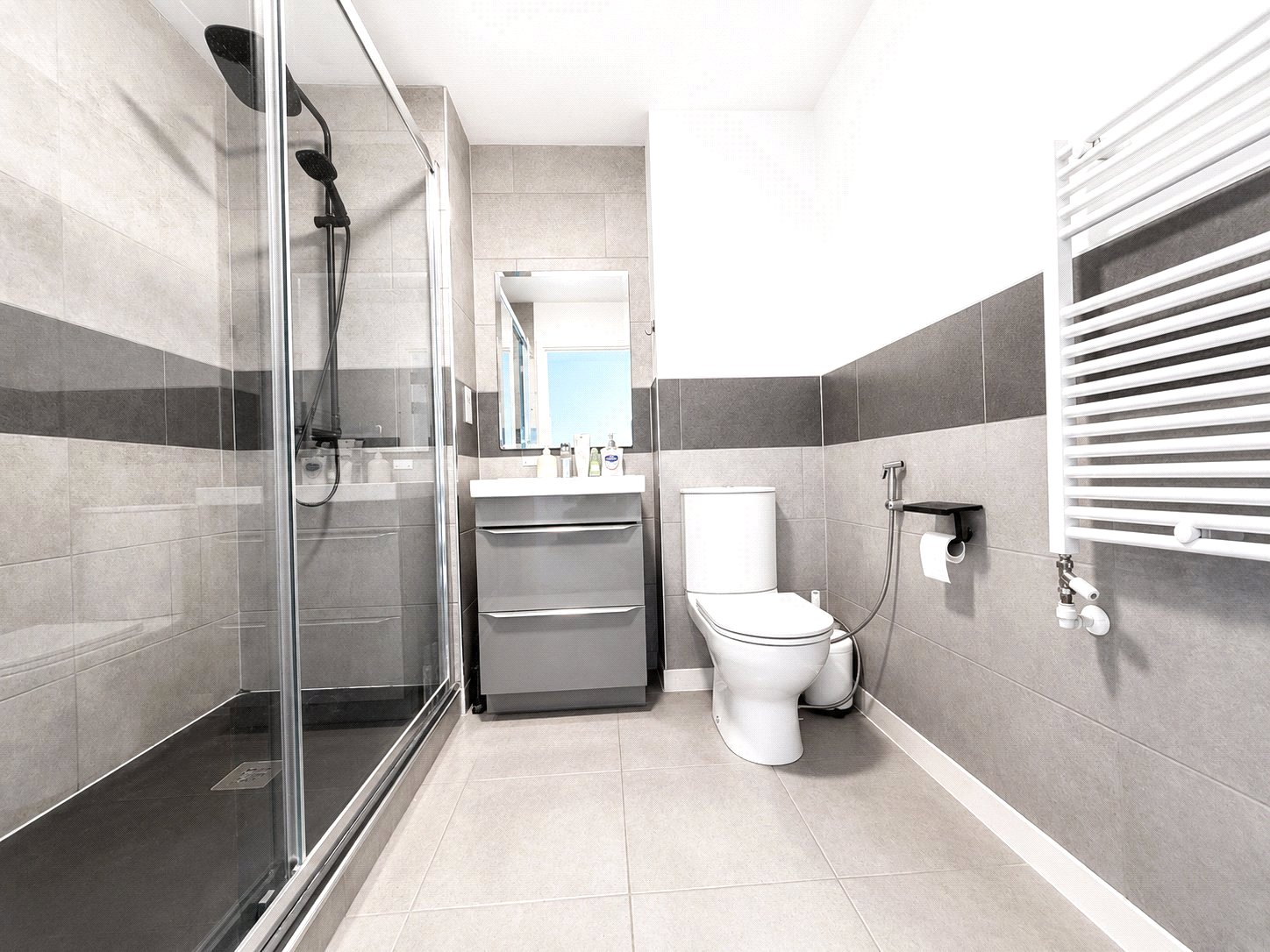 3 bedroom house for sale in London | Robinson Jackson